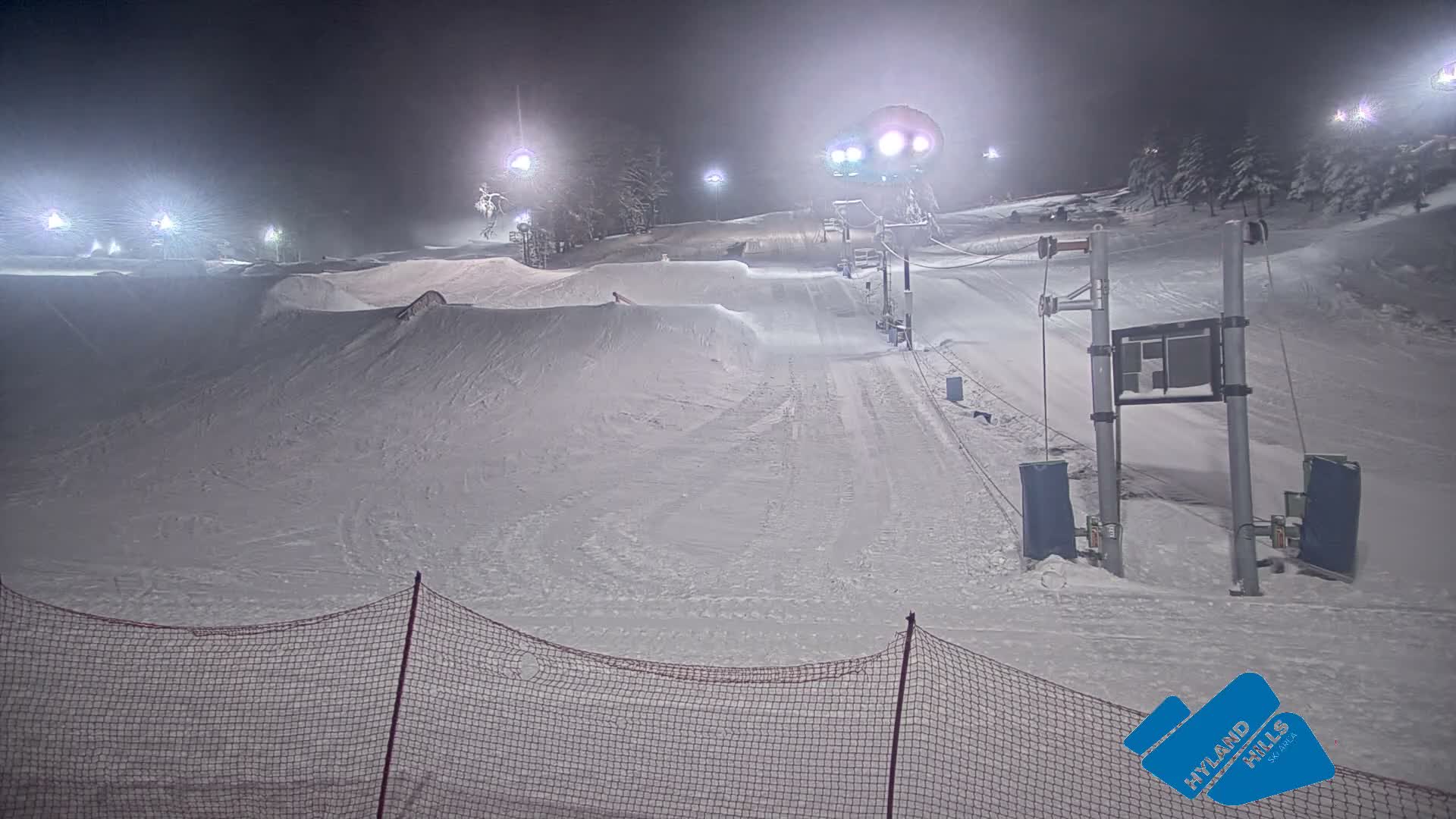 Bloomington, Hyland Hills Ski Slopes Live Cam - Bloomington, Hennepin, Minnesota, USA