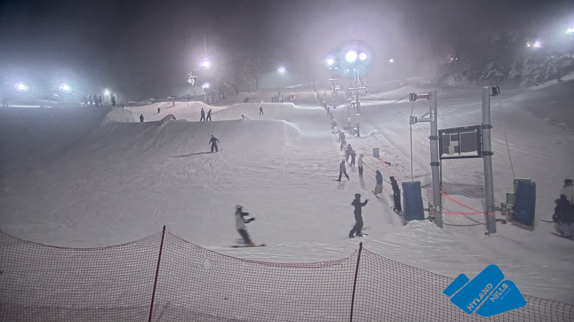 Bloomington, Hyland Hills Ski Slopes Live Cam - Bloomington, Hennepin, Minnesota, USA