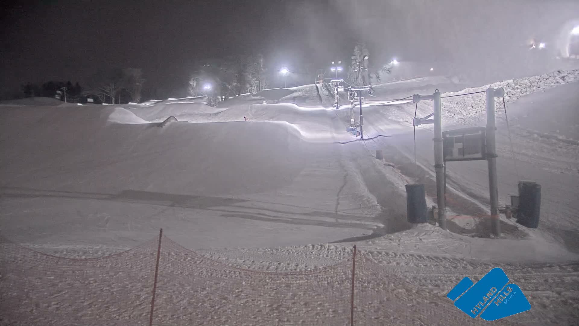 Bloomington, Hyland Hills Ski Slopes Live Cam - Bloomington, Hennepin, Minnesota, USA