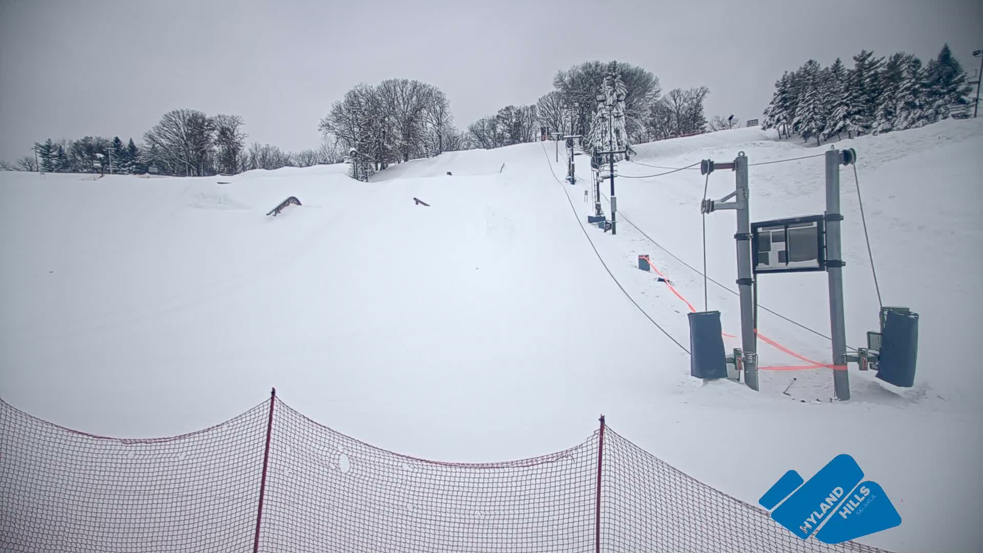 Bloomington, Hyland Hills Ski Slopes Live Cam - Bloomington, Hennepin, Minnesota, USA