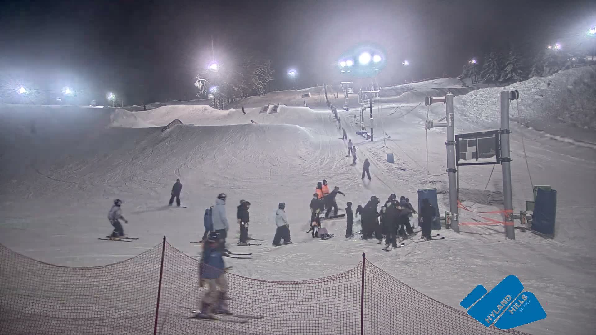 Bloomington, Hyland Hills Ski Slopes Live Cam - Bloomington, Hennepin, Minnesota, USA