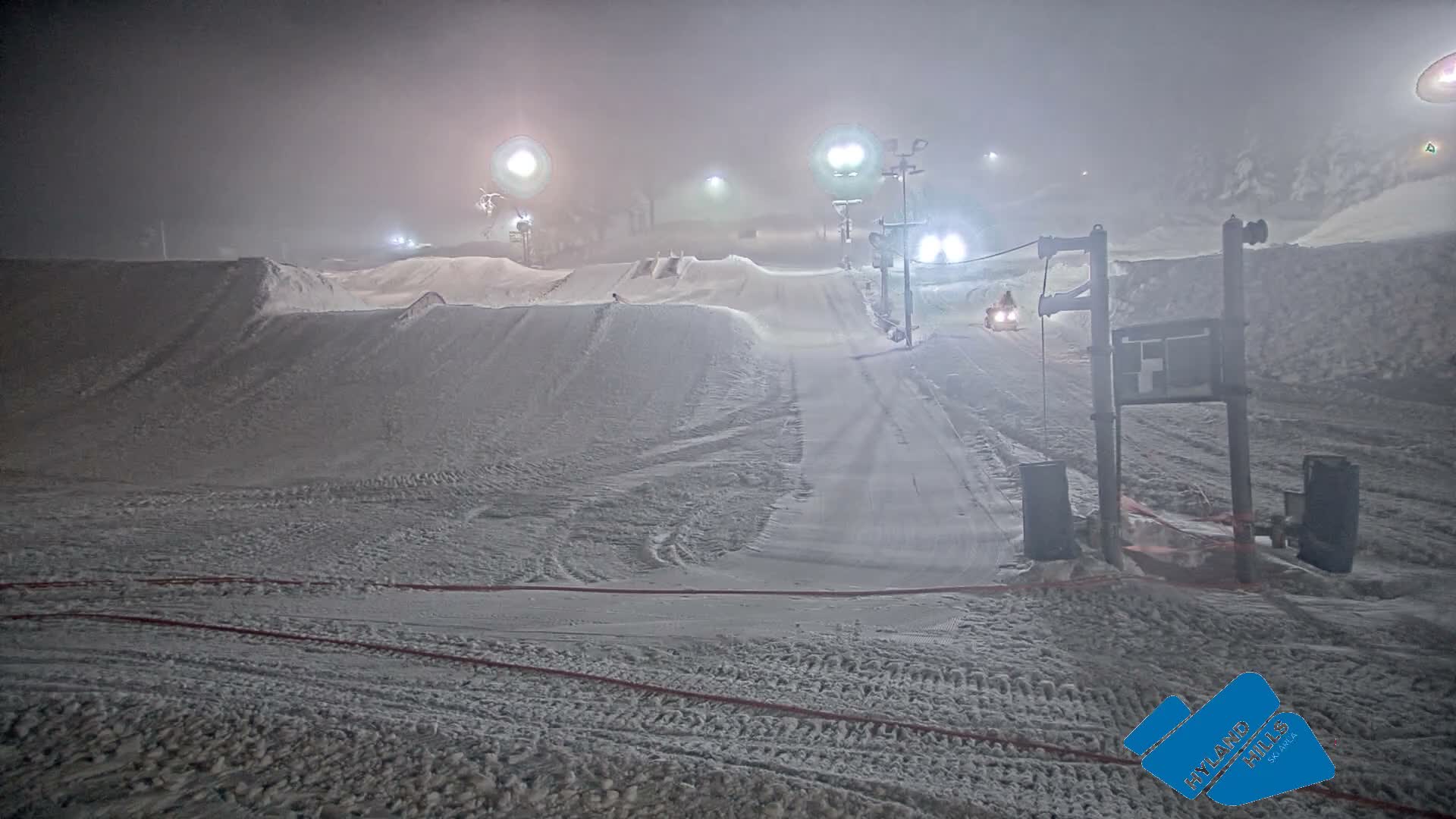 Bloomington, Hyland Hills Ski Slopes Live Cam - Bloomington, Hennepin, Minnesota, USA