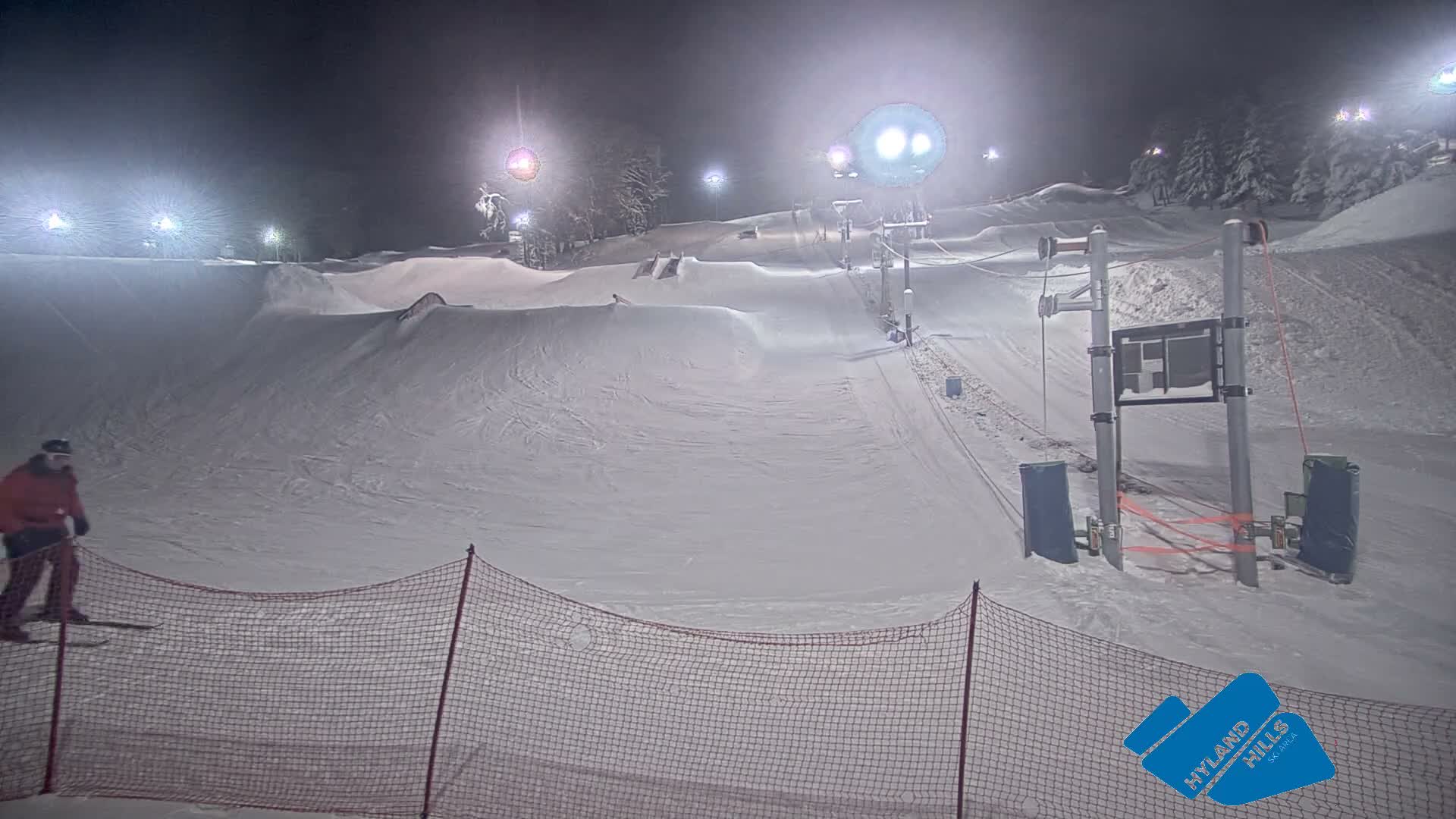 Bloomington, Hyland Hills Ski Slopes Live Cam - Bloomington, Hennepin, Minnesota, USA