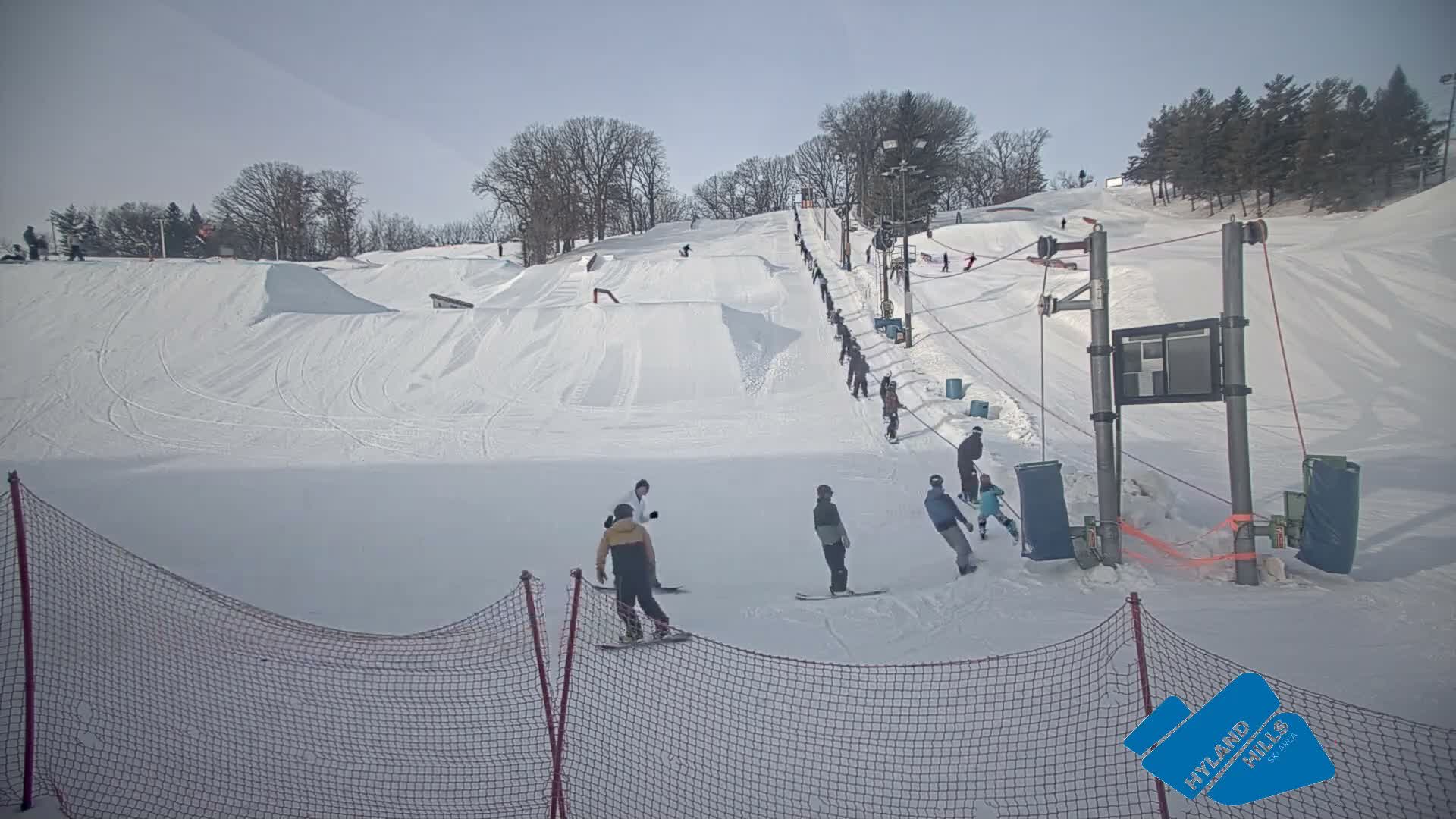Bloomington, Hyland Hills Ski Slopes Live Cam - Bloomington, Hennepin, Minnesota, USA
