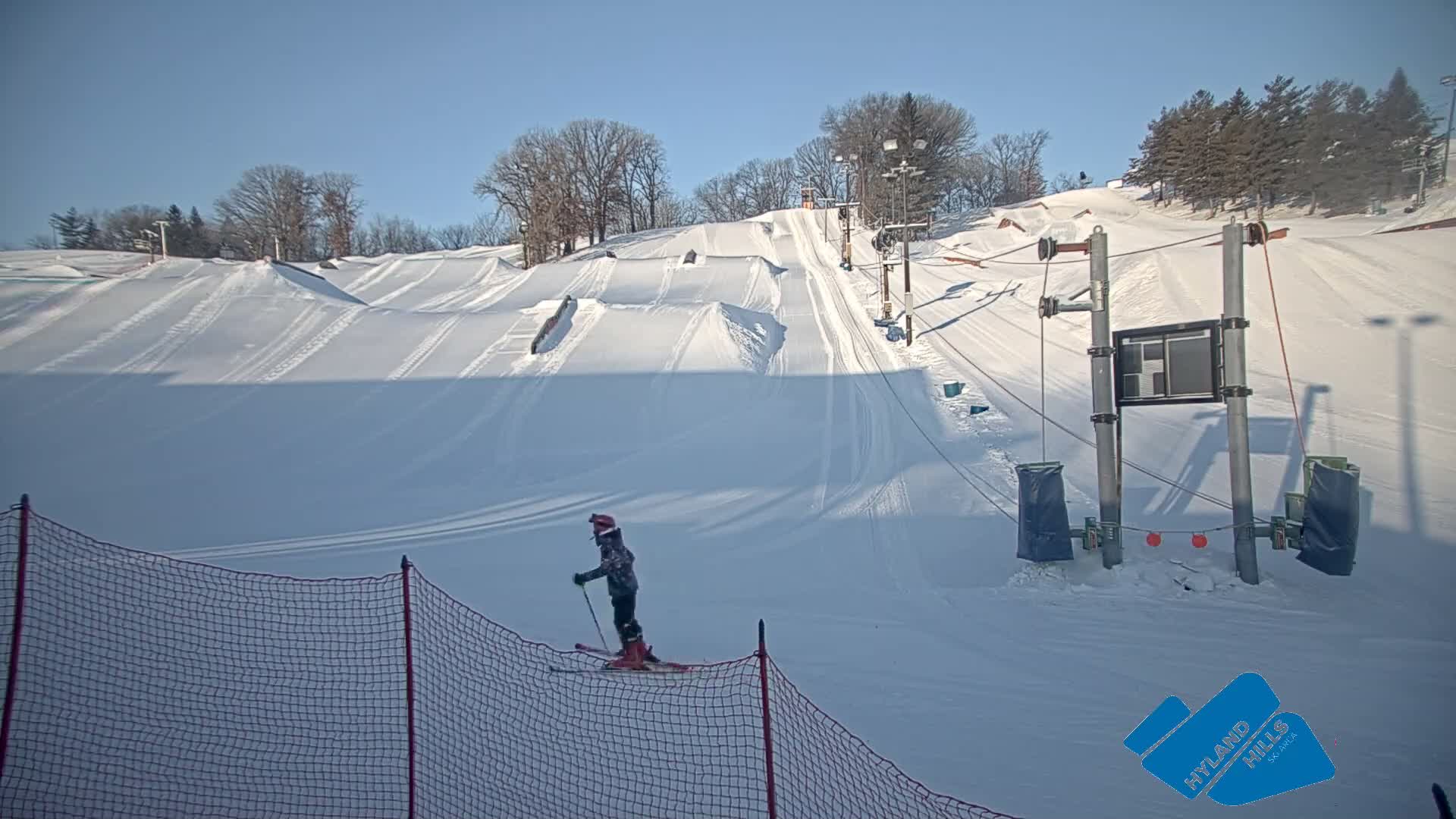 Bloomington, Hyland Hills Ski Slopes Live Cam - Bloomington, Hennepin, Minnesota, USA