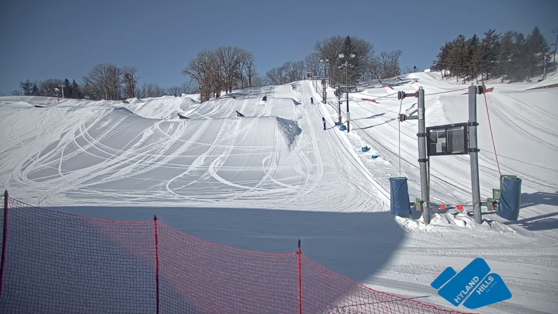 Bloomington, Hyland Hills Ski Slopes Live Cam - Bloomington, Hennepin, Minnesota, USA