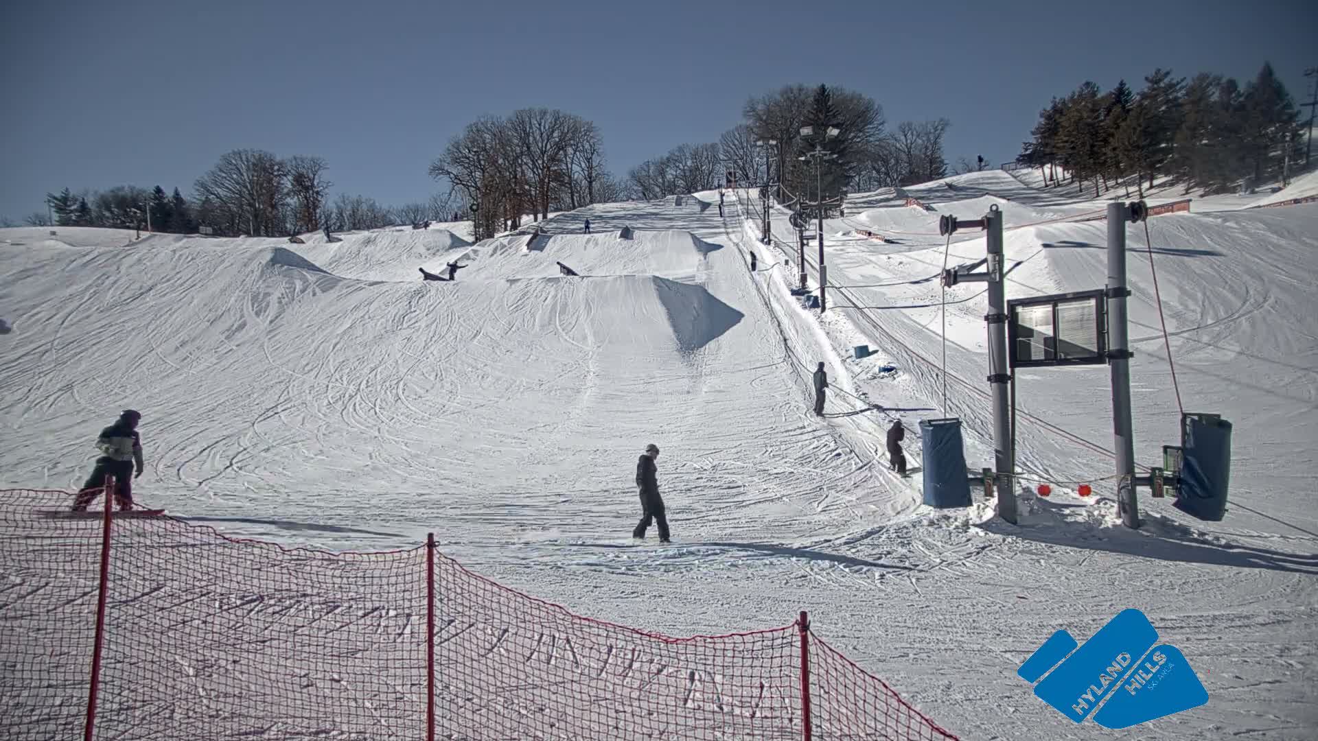 Bloomington, Hyland Hills Ski Slopes Live Cam - Bloomington, Hennepin, Minnesota, USA