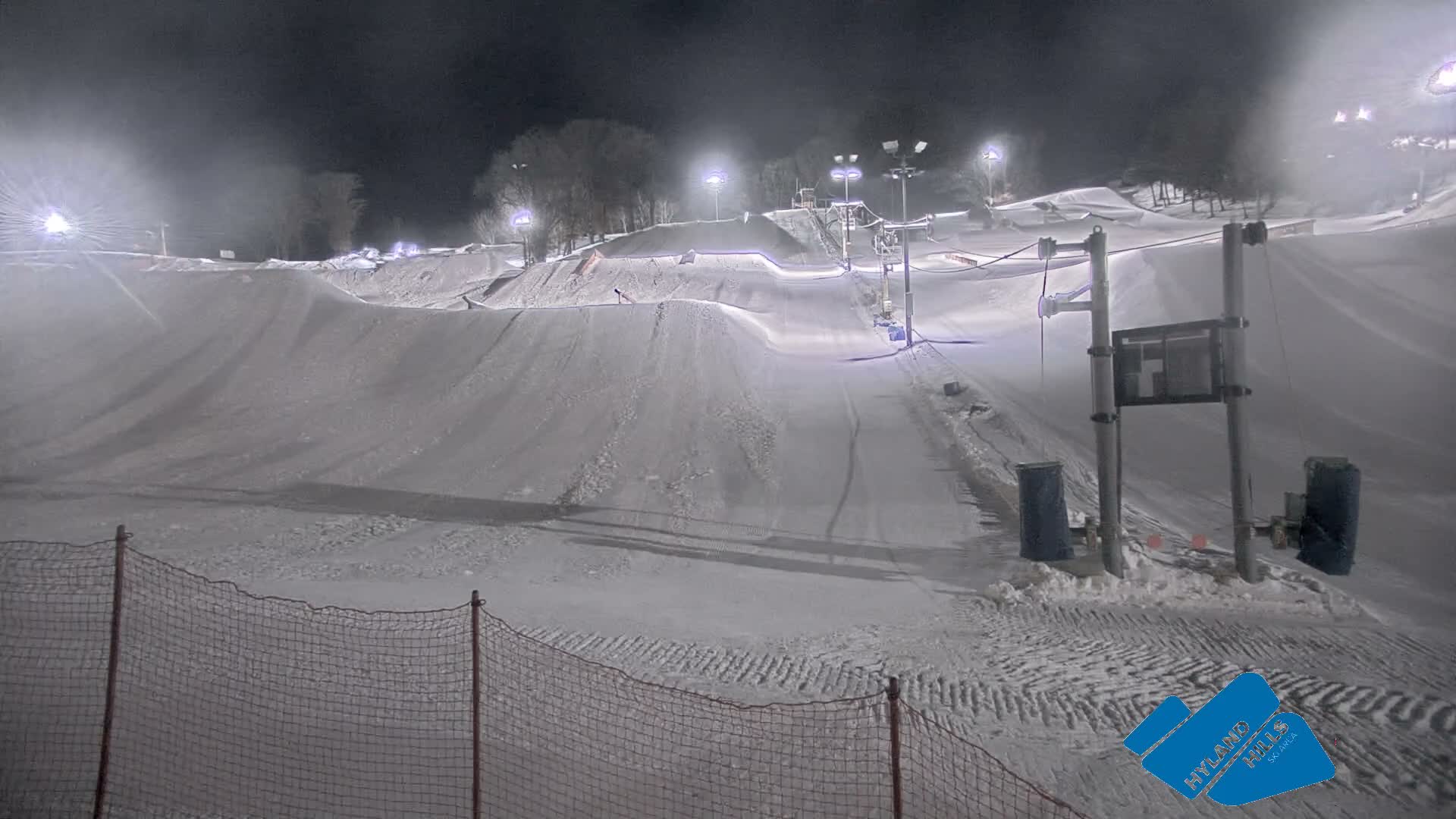 Bloomington, Hyland Hills Ski Slopes Live Cam - Bloomington, Hennepin, Minnesota, USA