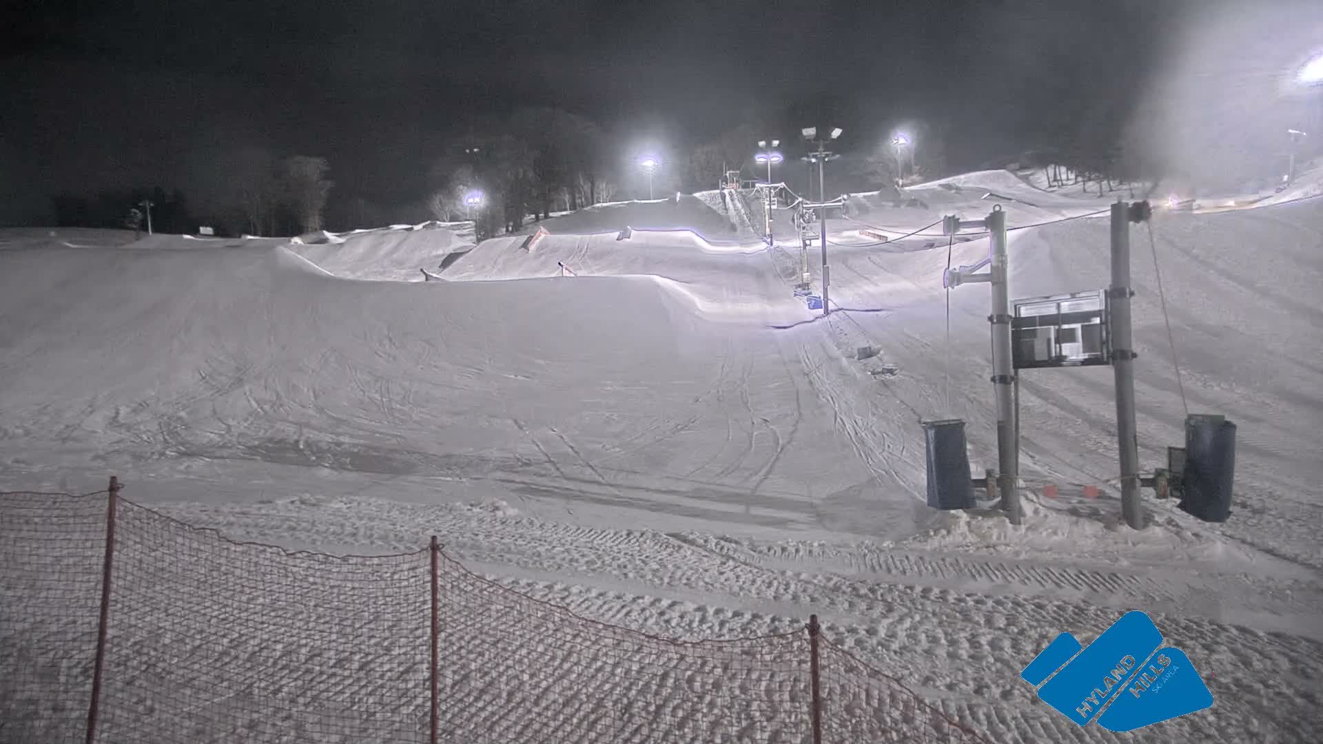 Bloomington, Hyland Hills Ski Slopes Live Cam - Bloomington, Hennepin, Minnesota, USA