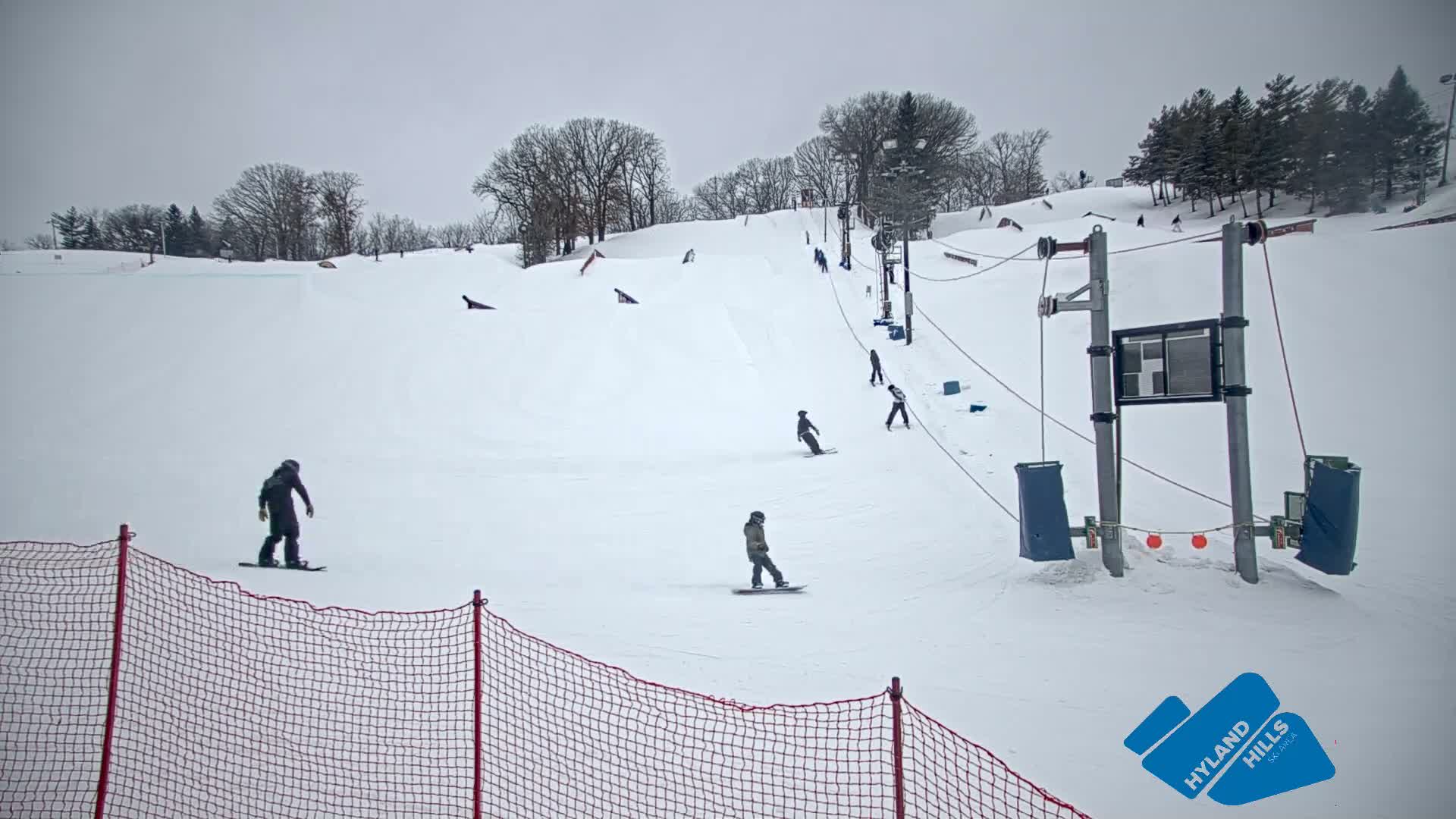 Bloomington, Hyland Hills Ski Slopes Live Cam - Bloomington, Hennepin, Minnesota, USA