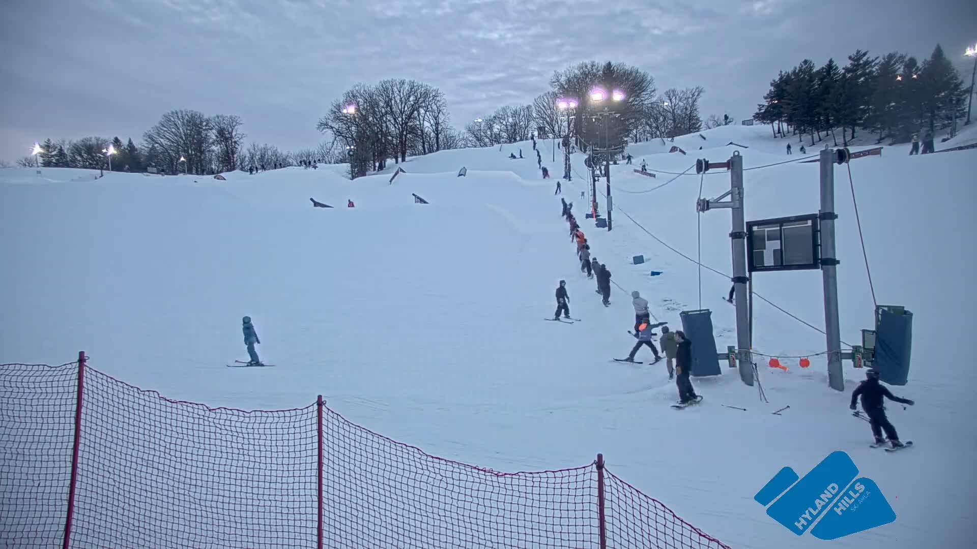Bloomington, Hyland Hills Ski Slopes Live Cam - Bloomington, Hennepin, Minnesota, USA