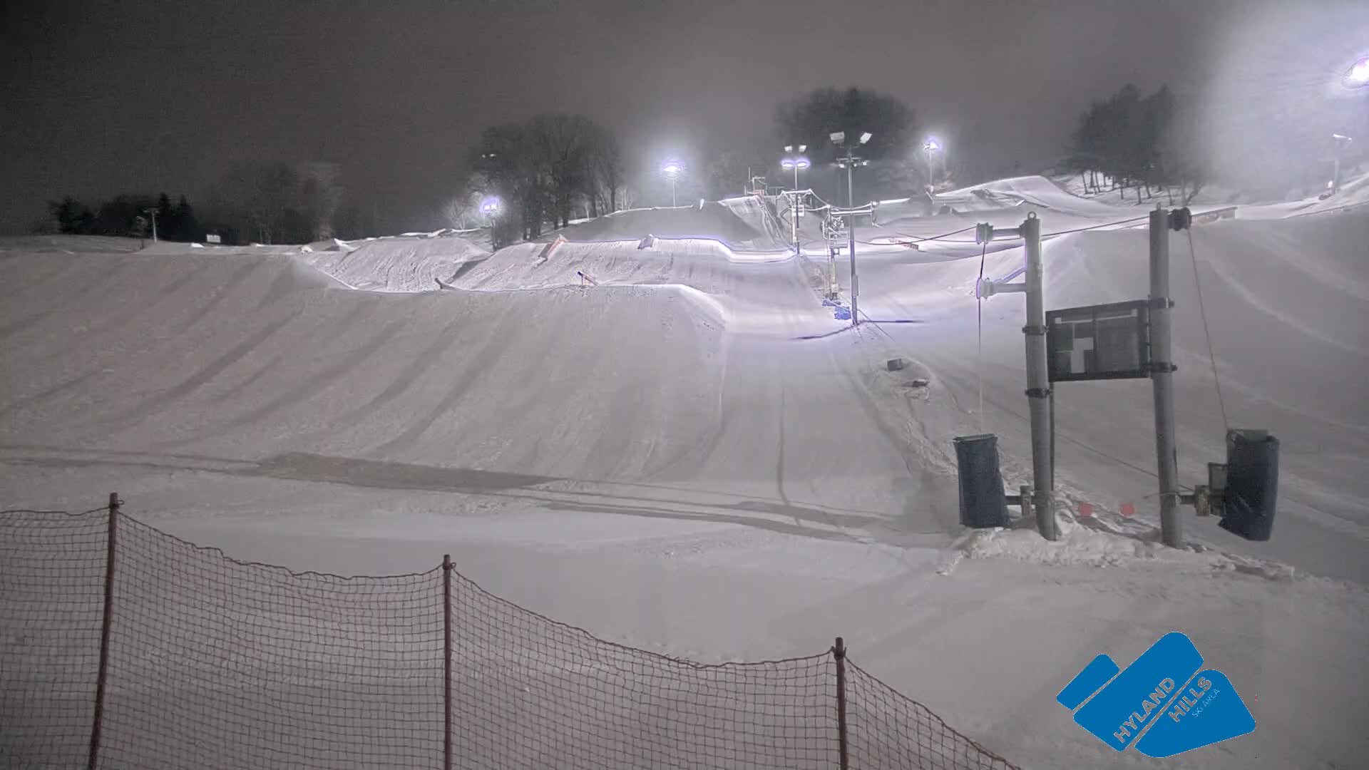 Bloomington, Hyland Hills Ski Slopes Live Cam - Bloomington, Hennepin, Minnesota, USA