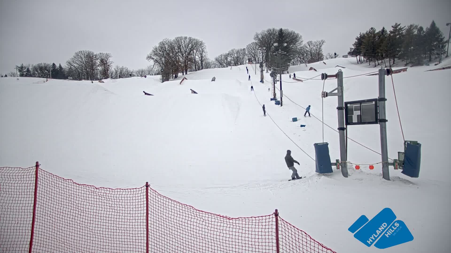 Bloomington, Hyland Hills Ski Slopes Live Cam - Bloomington, Hennepin, Minnesota, USA