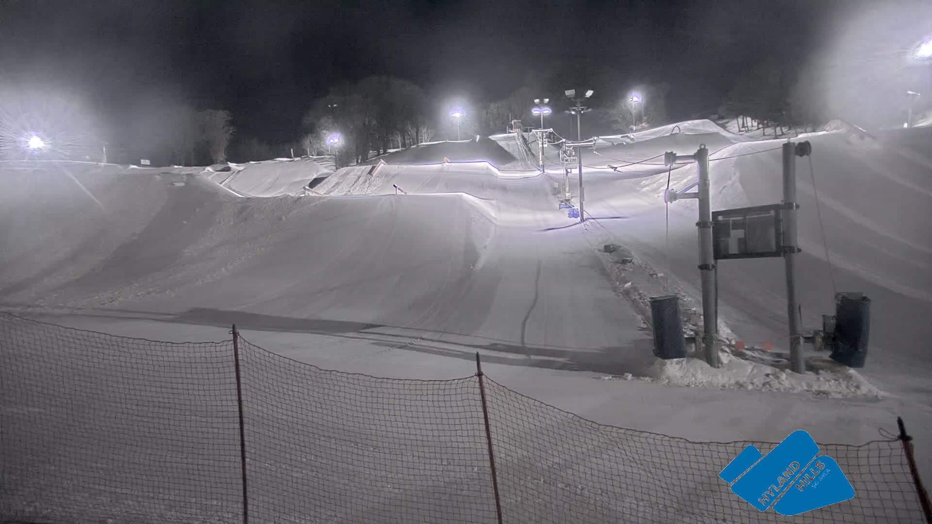 Bloomington, Hyland Hills Ski Slopes Live Cam - Bloomington, Hennepin, Minnesota, USA