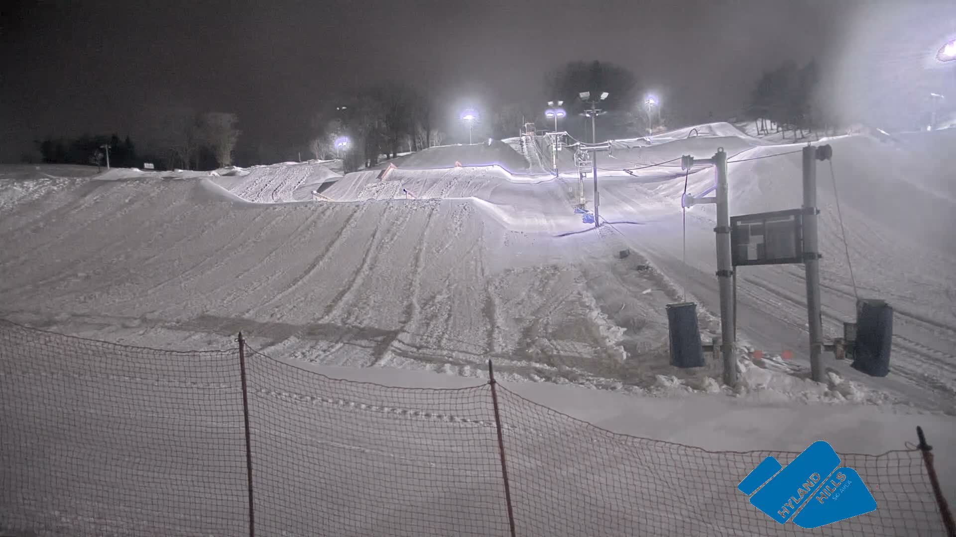 Bloomington, Hyland Hills Ski Slopes Live Cam - Bloomington, Hennepin, Minnesota, USA