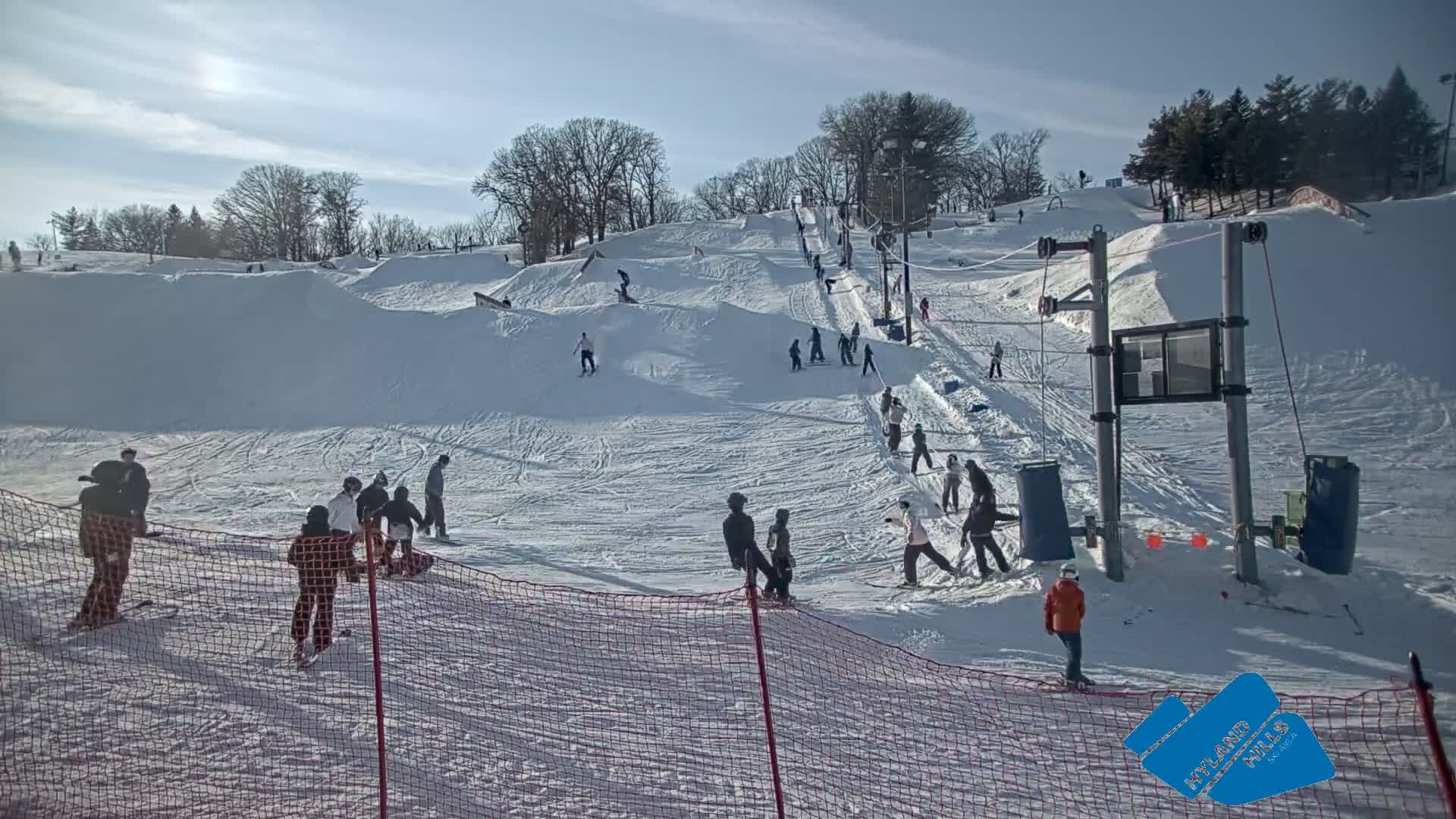 Bloomington, Hyland Hills Ski Slopes Live Cam - Bloomington, Hennepin, Minnesota, USA