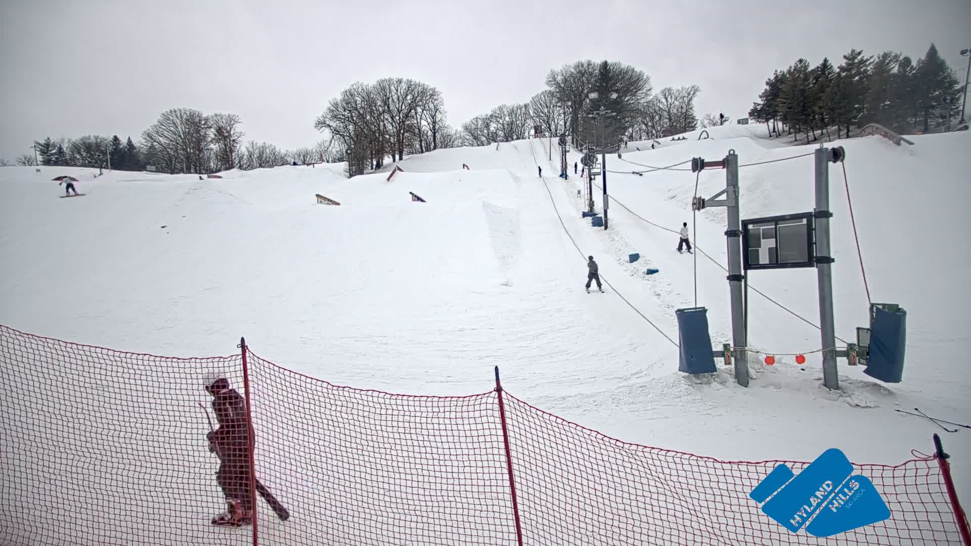 Bloomington, Hyland Hills Ski Slopes Live Cam - Bloomington, Hennepin, Minnesota, USA