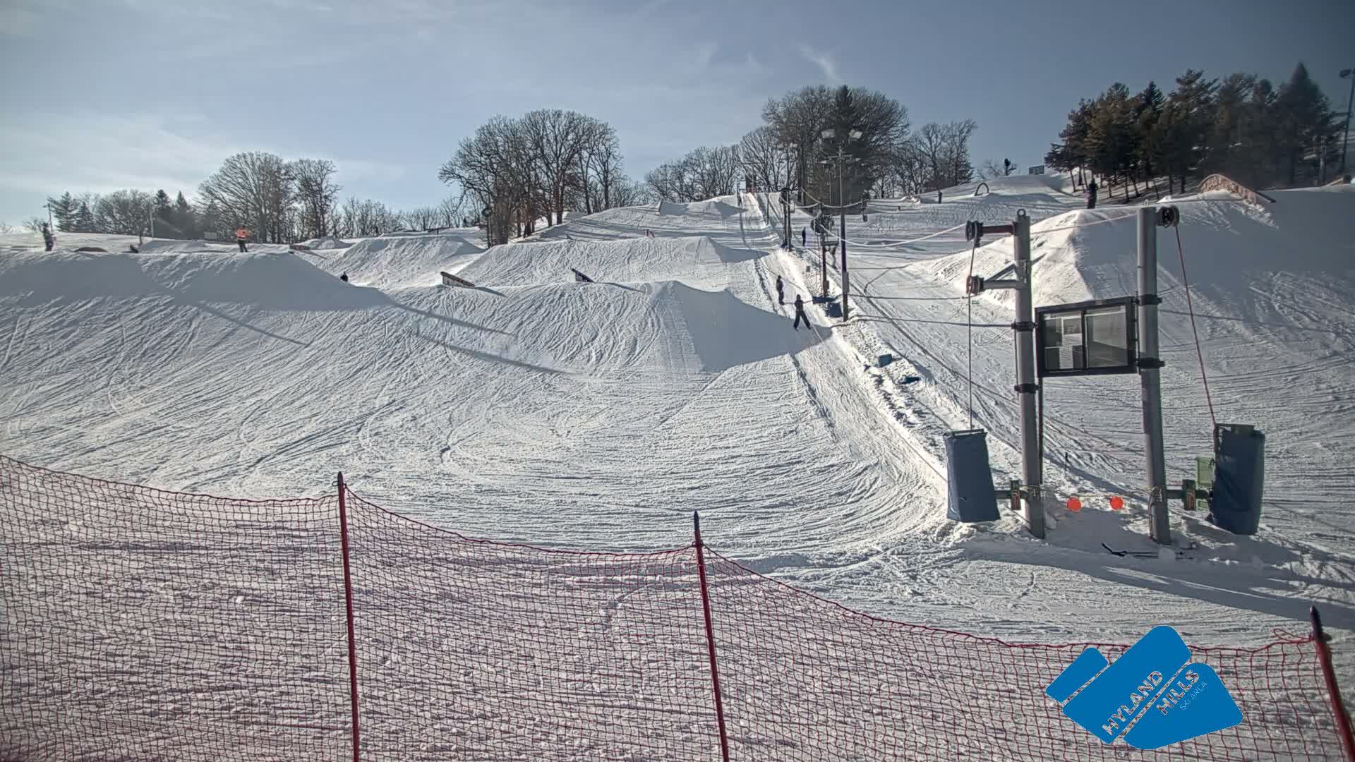 Bloomington, Hyland Hills Ski Slopes Live Cam - Bloomington, Hennepin, Minnesota, USA