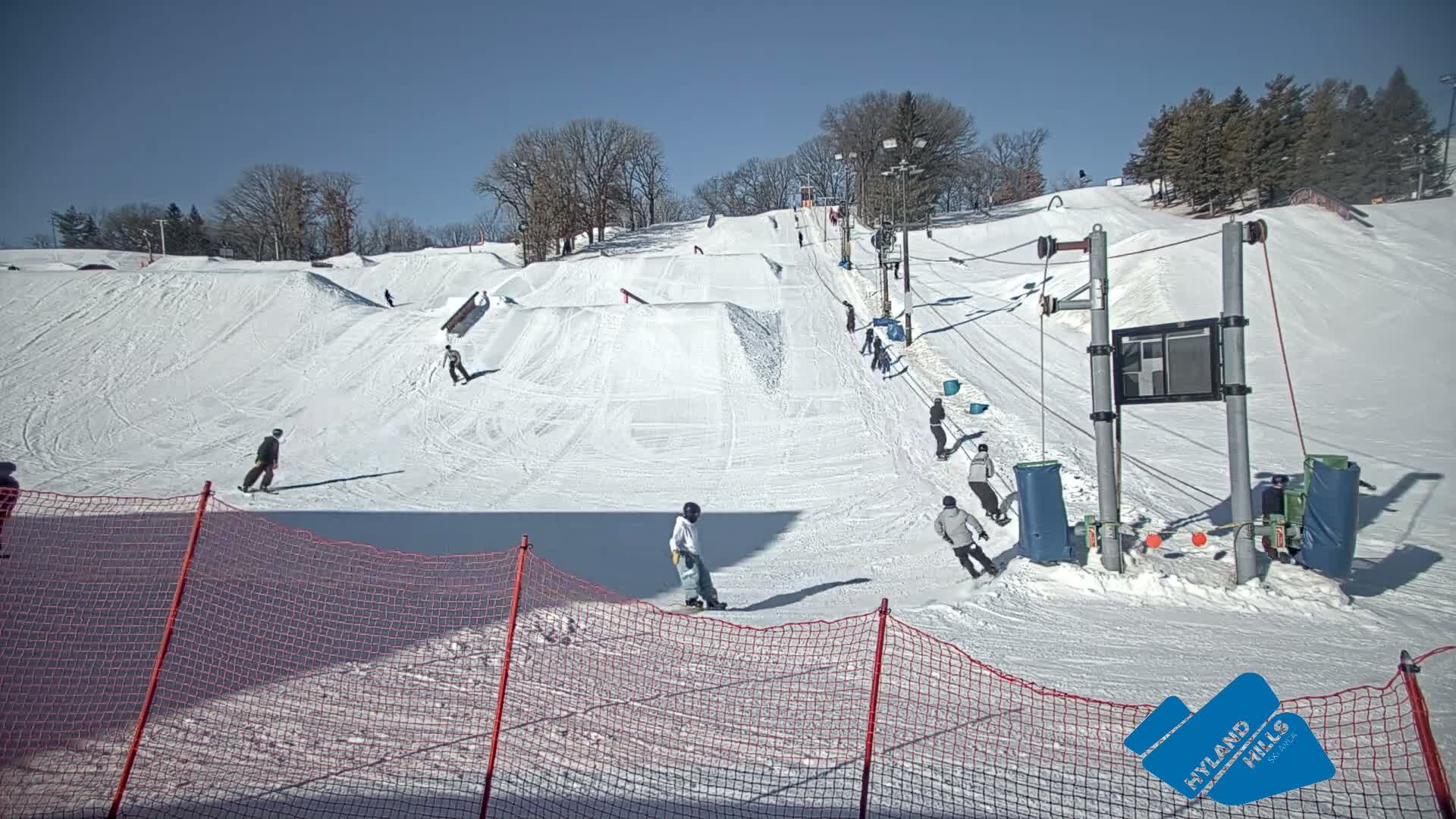 Bloomington, Hyland Hills Ski Slopes Live Cam - Bloomington, Hennepin, Minnesota, USA