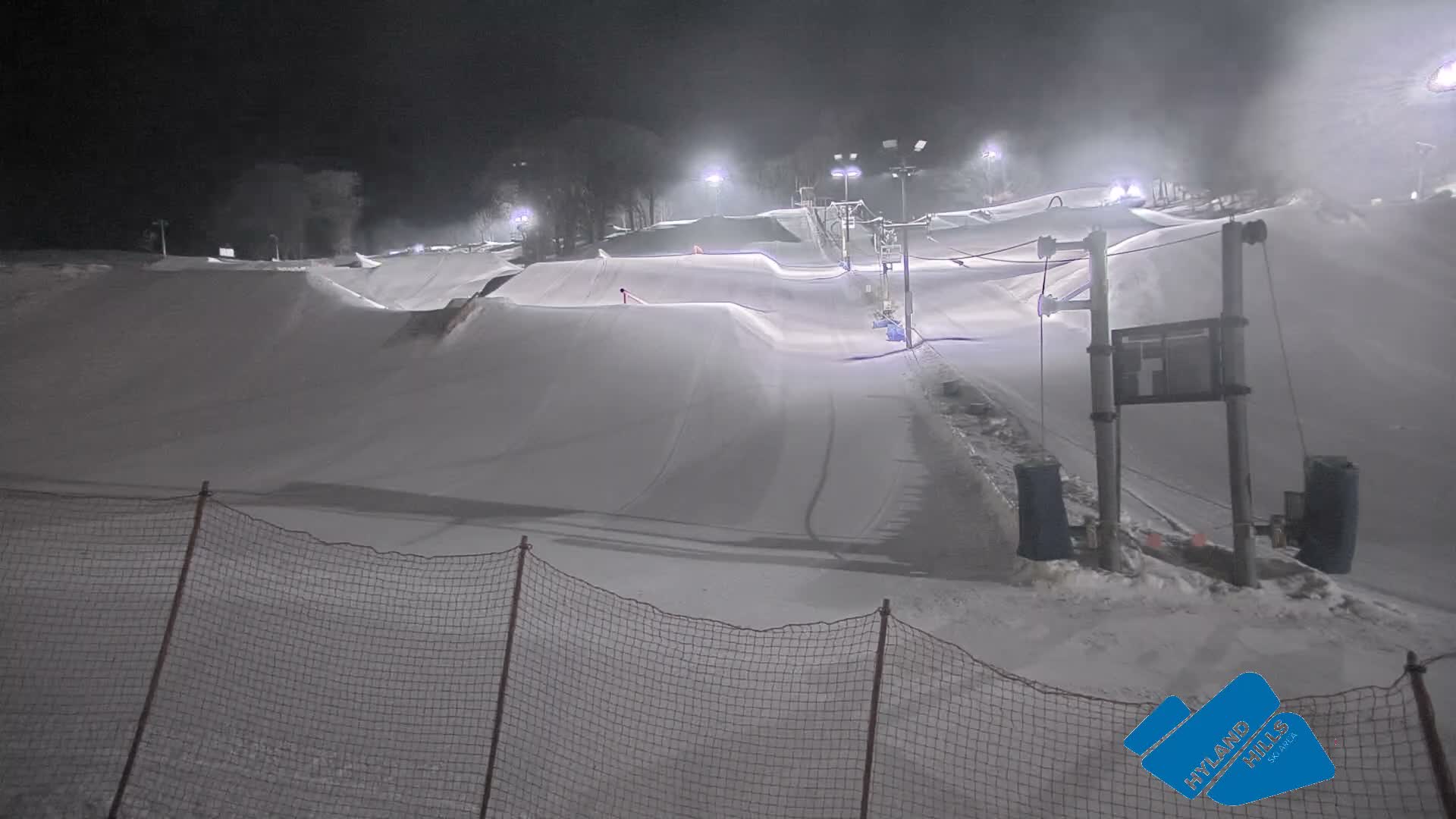 Bloomington, Hyland Hills Ski Slopes Live Cam - Bloomington, Hennepin, Minnesota, USA