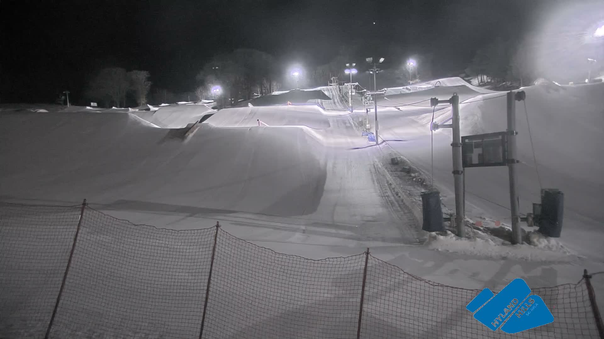 Bloomington, Hyland Hills Ski Slopes Live Cam - Bloomington, Hennepin, Minnesota, USA