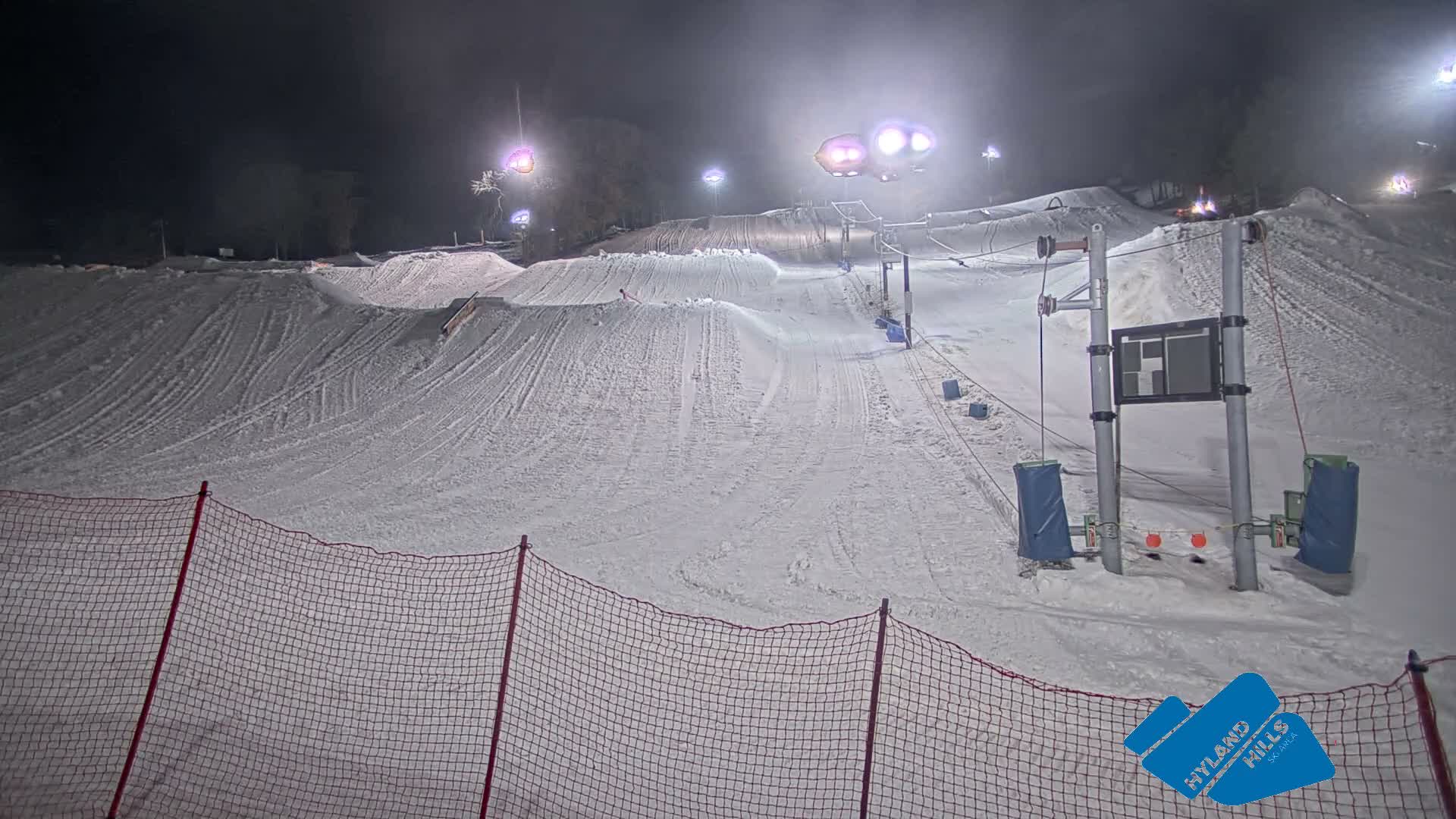 Bloomington, Hyland Hills Ski Slopes Live Cam - Bloomington, Hennepin, Minnesota, USA