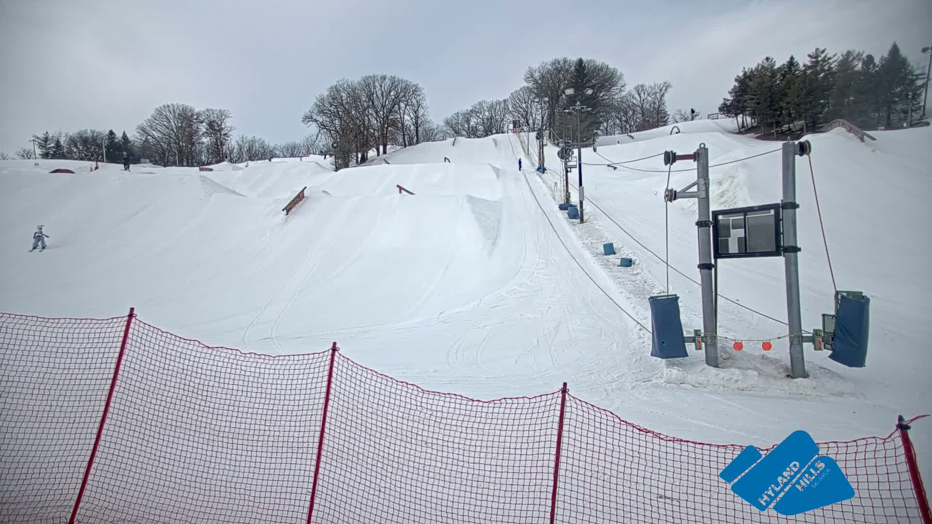 Bloomington, Hyland Hills Ski Slopes Live Cam - Bloomington, Hennepin, Minnesota, USA