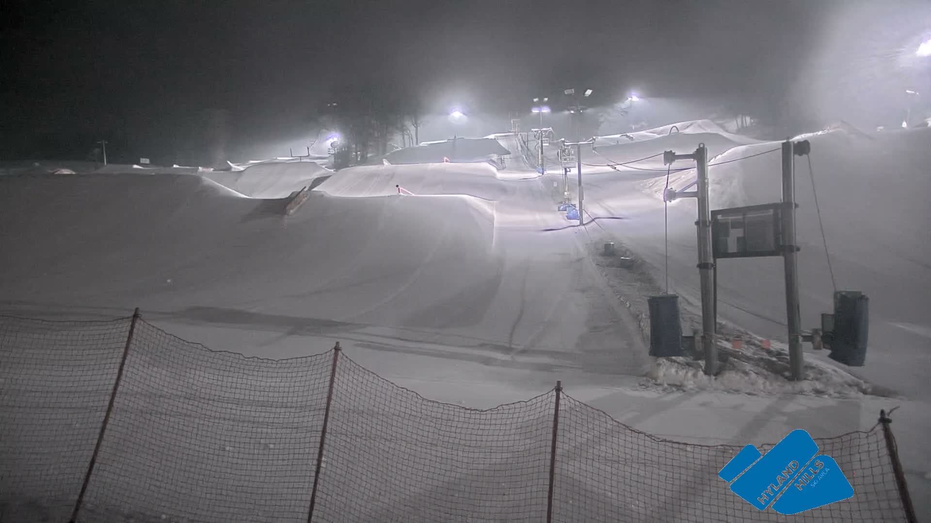Bloomington, Hyland Hills Ski Slopes Live Cam - Bloomington, Hennepin, Minnesota, USA