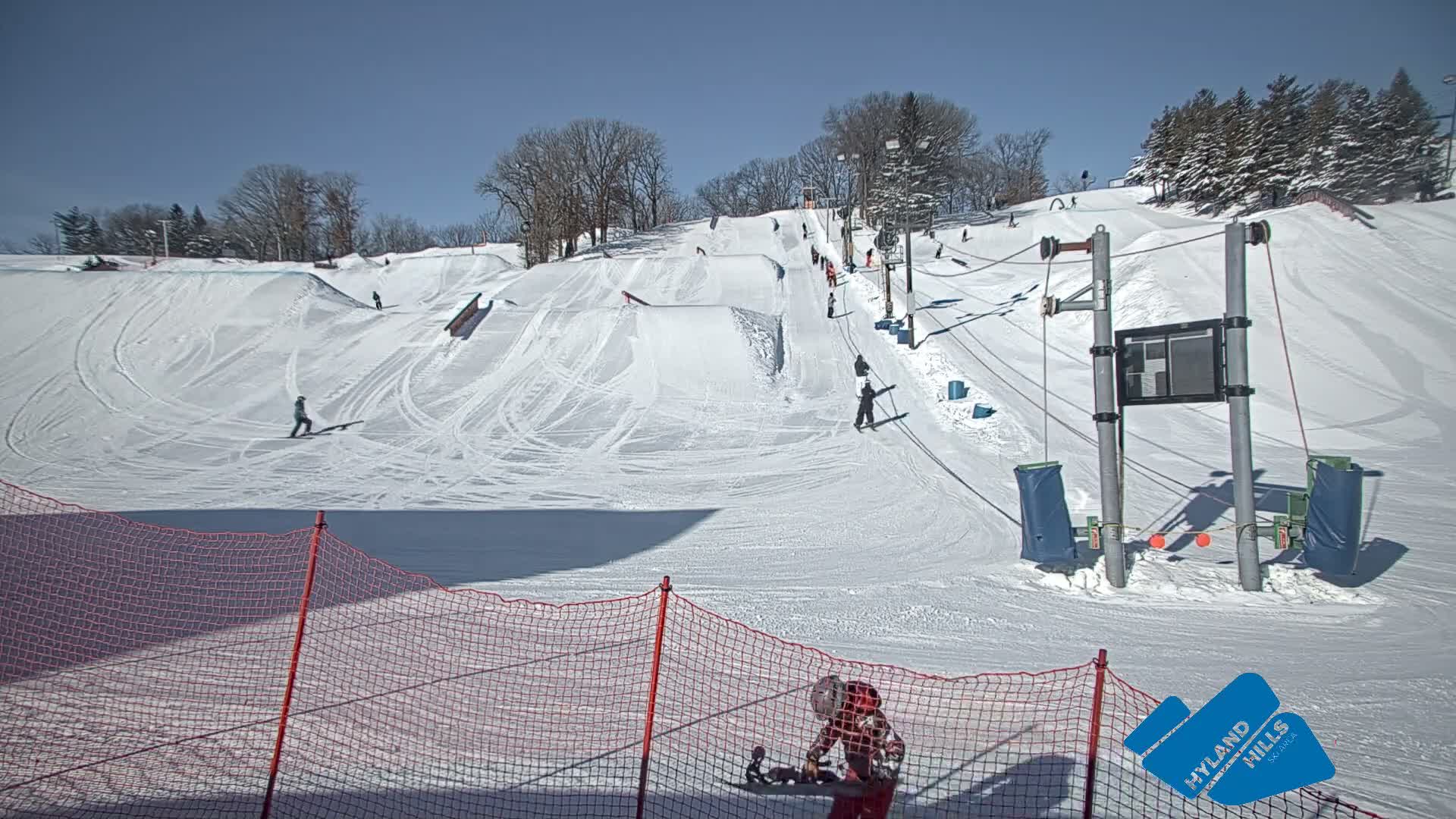Bloomington, Hyland Hills Ski Slopes Live Cam - Bloomington, Hennepin, Minnesota, USA