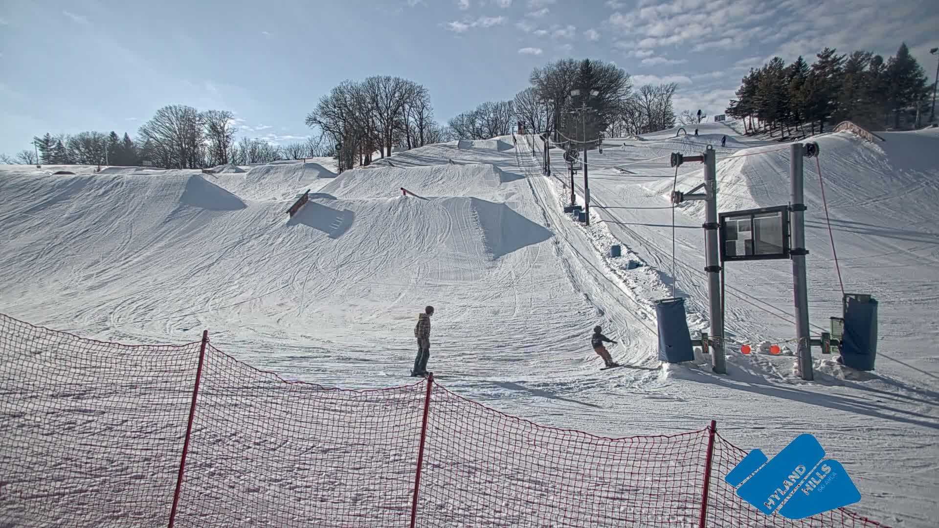 Bloomington, Hyland Hills Ski Slopes Live Cam - Bloomington, Hennepin, Minnesota, USA