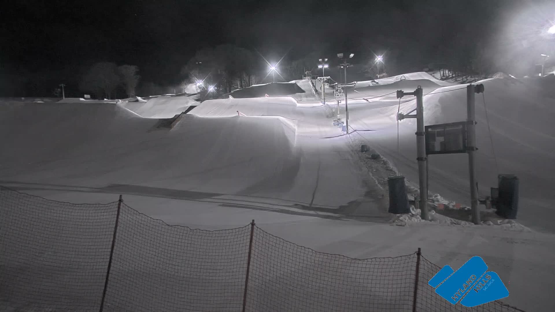 Bloomington, Hyland Hills Ski Slopes Live Cam - Bloomington, Hennepin, Minnesota, USA
