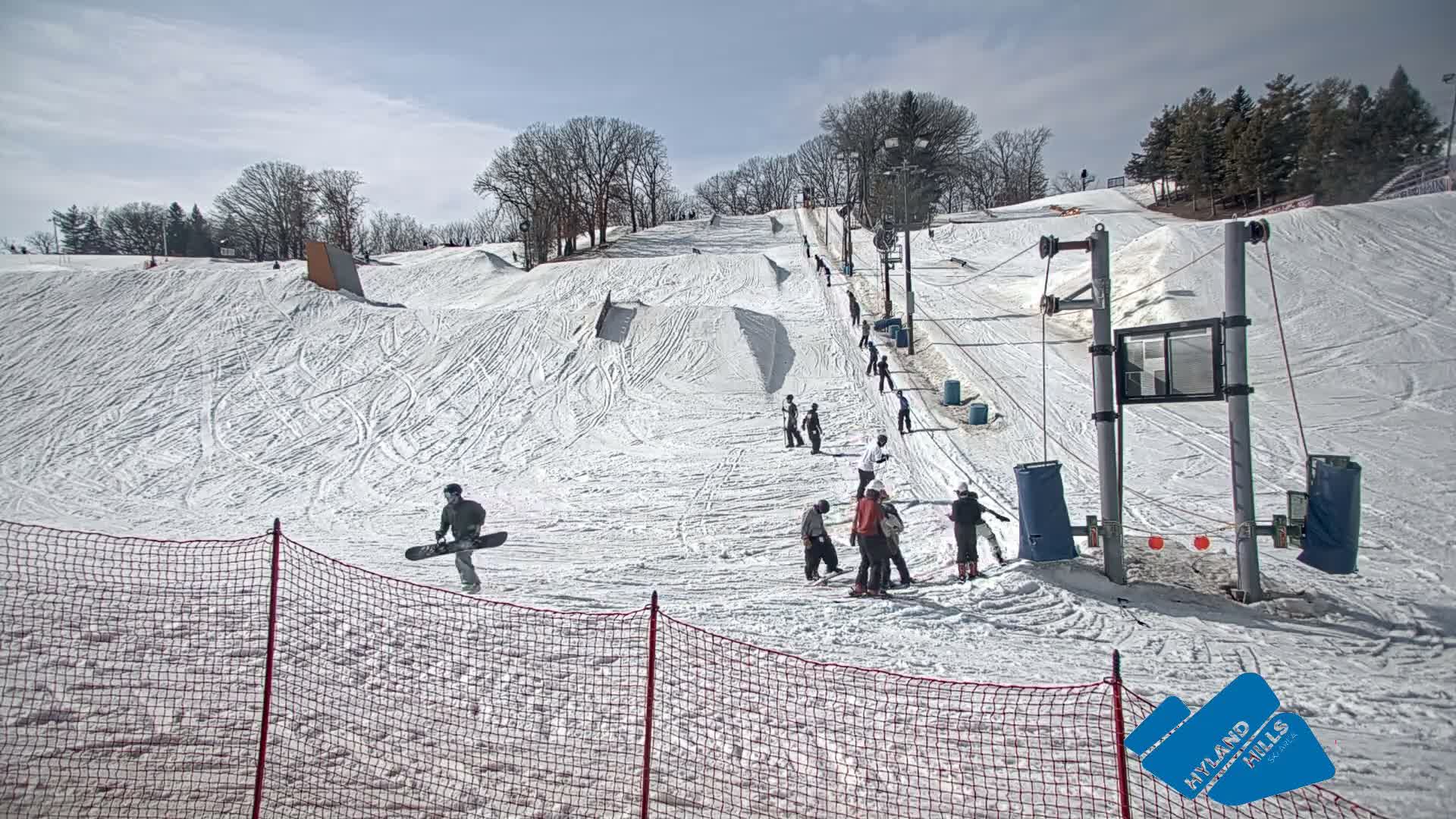 Bloomington, Hyland Hills Ski Slopes Live Cam - Bloomington, Hennepin, Minnesota, USA