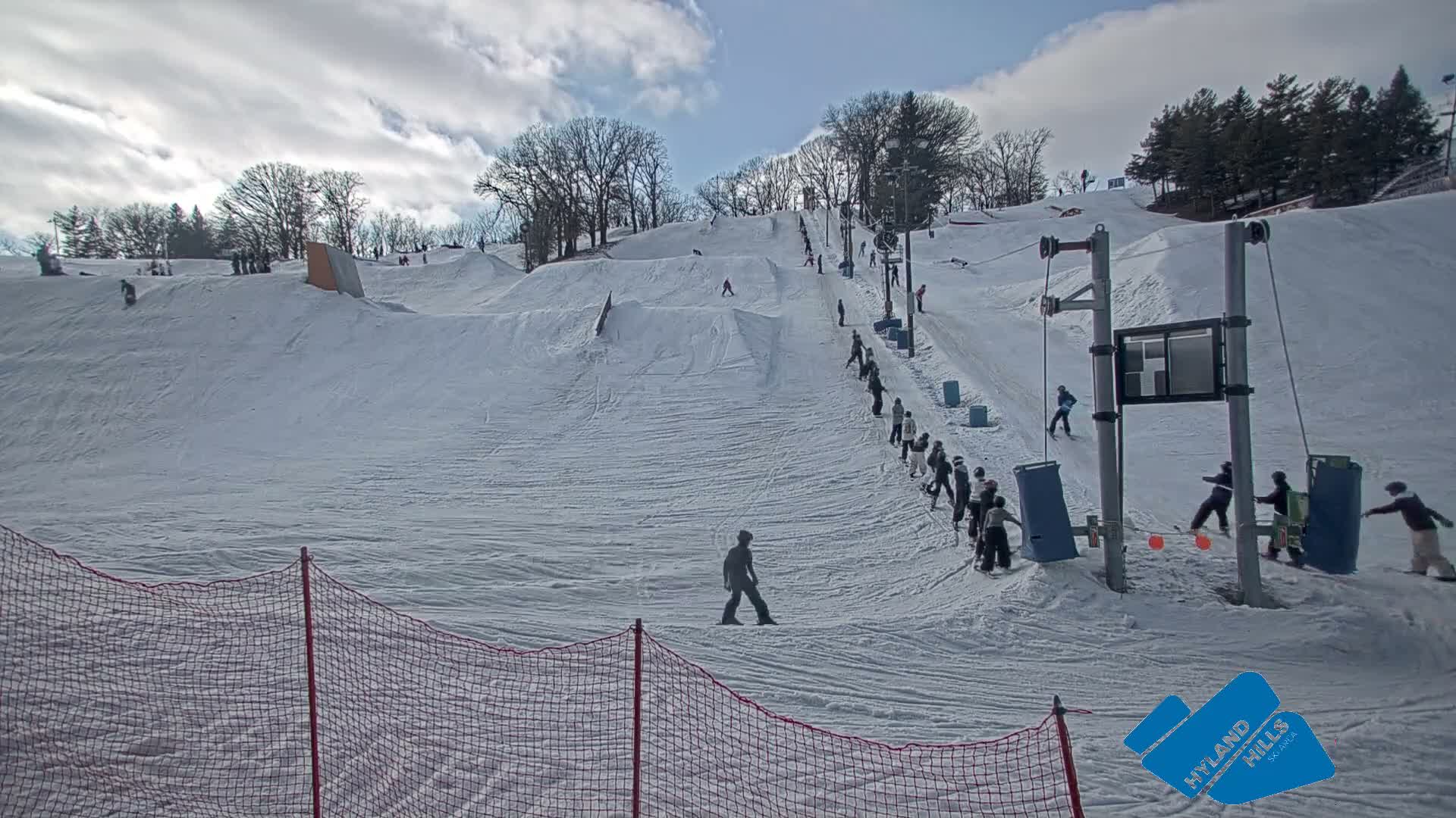 Bloomington, Hyland Hills Ski Slopes Live Cam - Bloomington, Hennepin, Minnesota, USA