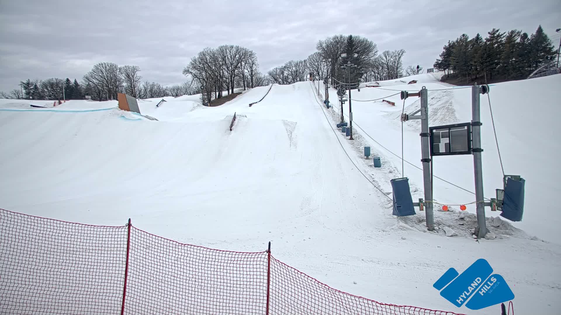 Bloomington, Hyland Hills Ski Slopes Live Cam - Bloomington, Hennepin, Minnesota, USA