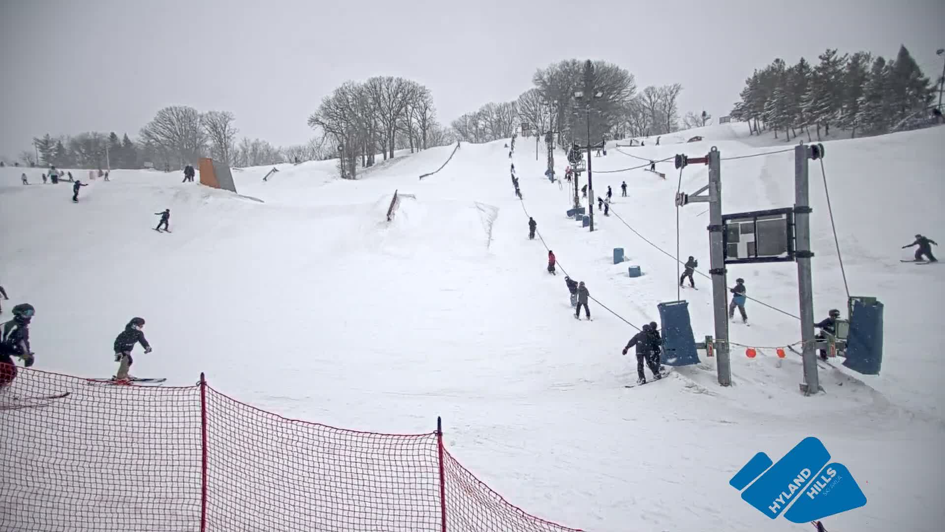 Bloomington, Hyland Hills Ski Slopes Live Cam - Bloomington, Hennepin, Minnesota, USA