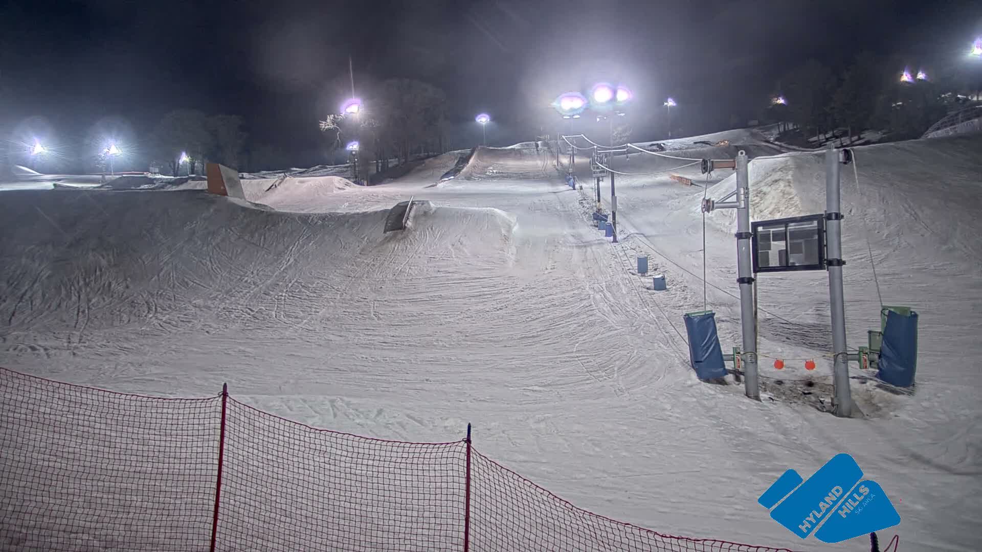 Bloomington, Hyland Hills Ski Slopes Live Cam - Bloomington, Hennepin, Minnesota, USA