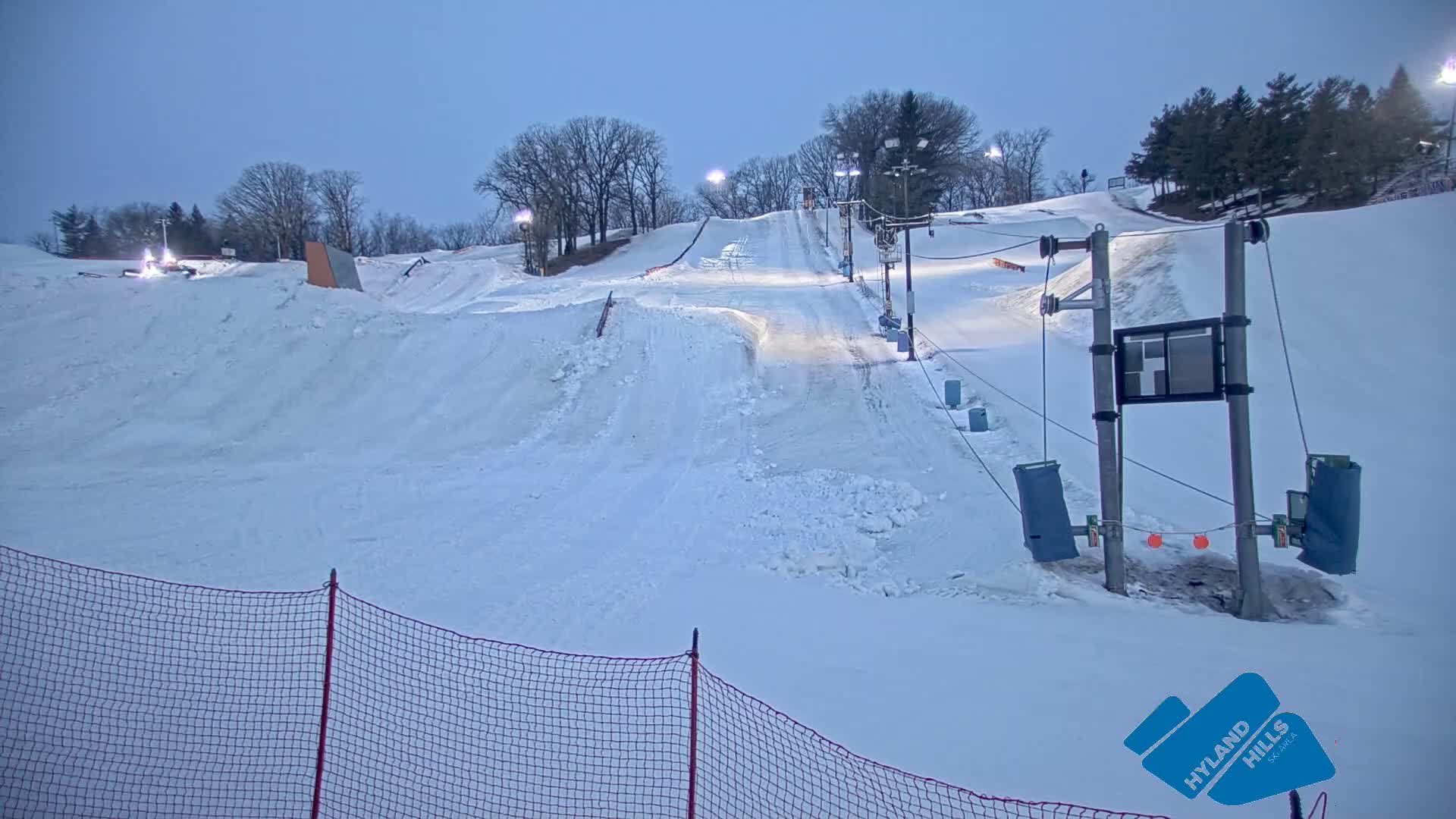 Bloomington, Hyland Hills Ski Slopes Live Cam - Bloomington, Hennepin, Minnesota, USA