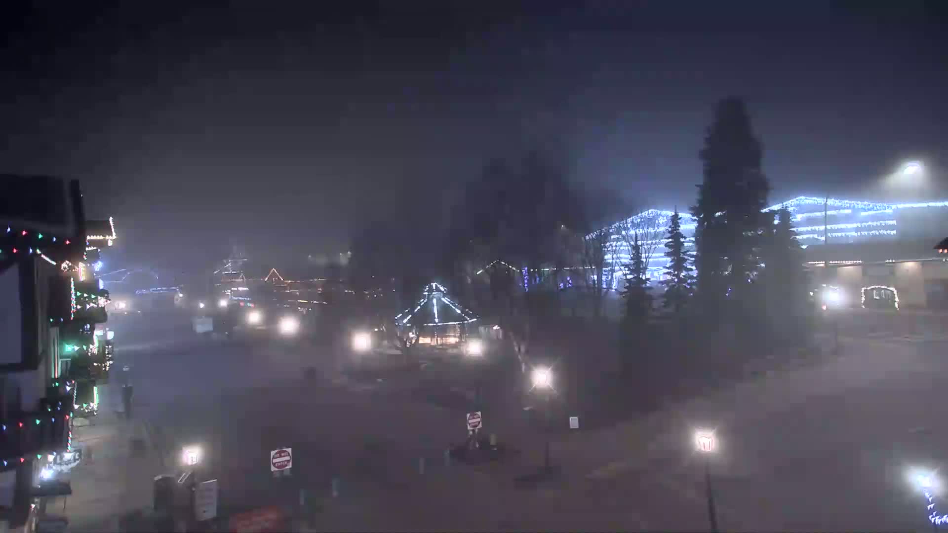 Leavenworth  Village Tumwater Mountain View Live Cam - Leavenworth, Chelan, Washington, USA