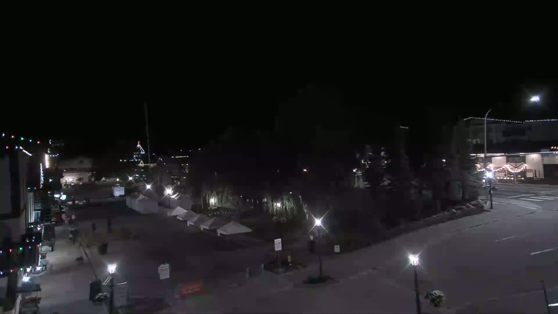 Leavenworth  Village Tumwater Mountain View Live Cam - Leavenworth, Chelan, Washington, USA