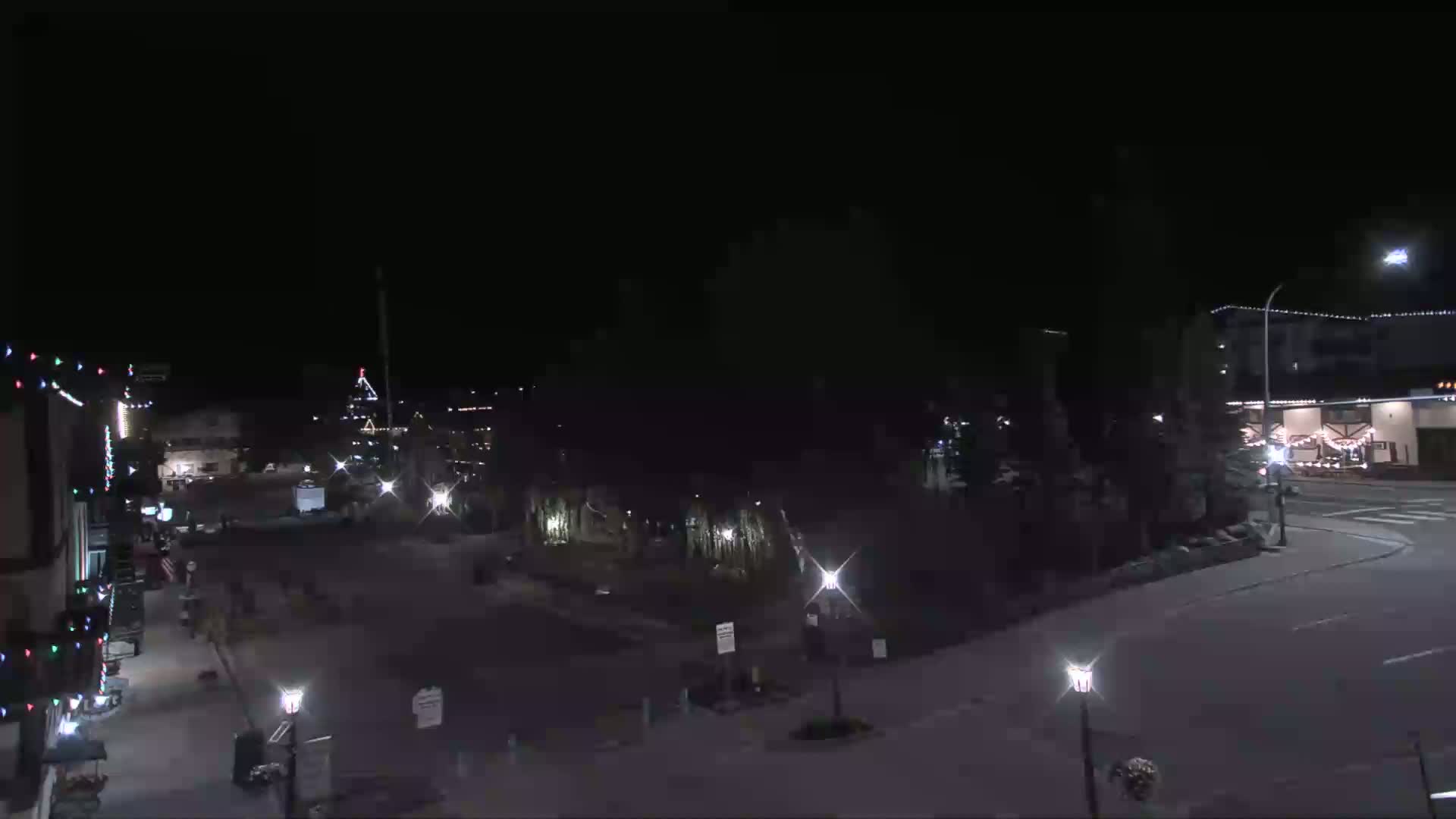 Leavenworth  Village Tumwater Mountain View Live Cam - Leavenworth, Chelan, Washington, USA