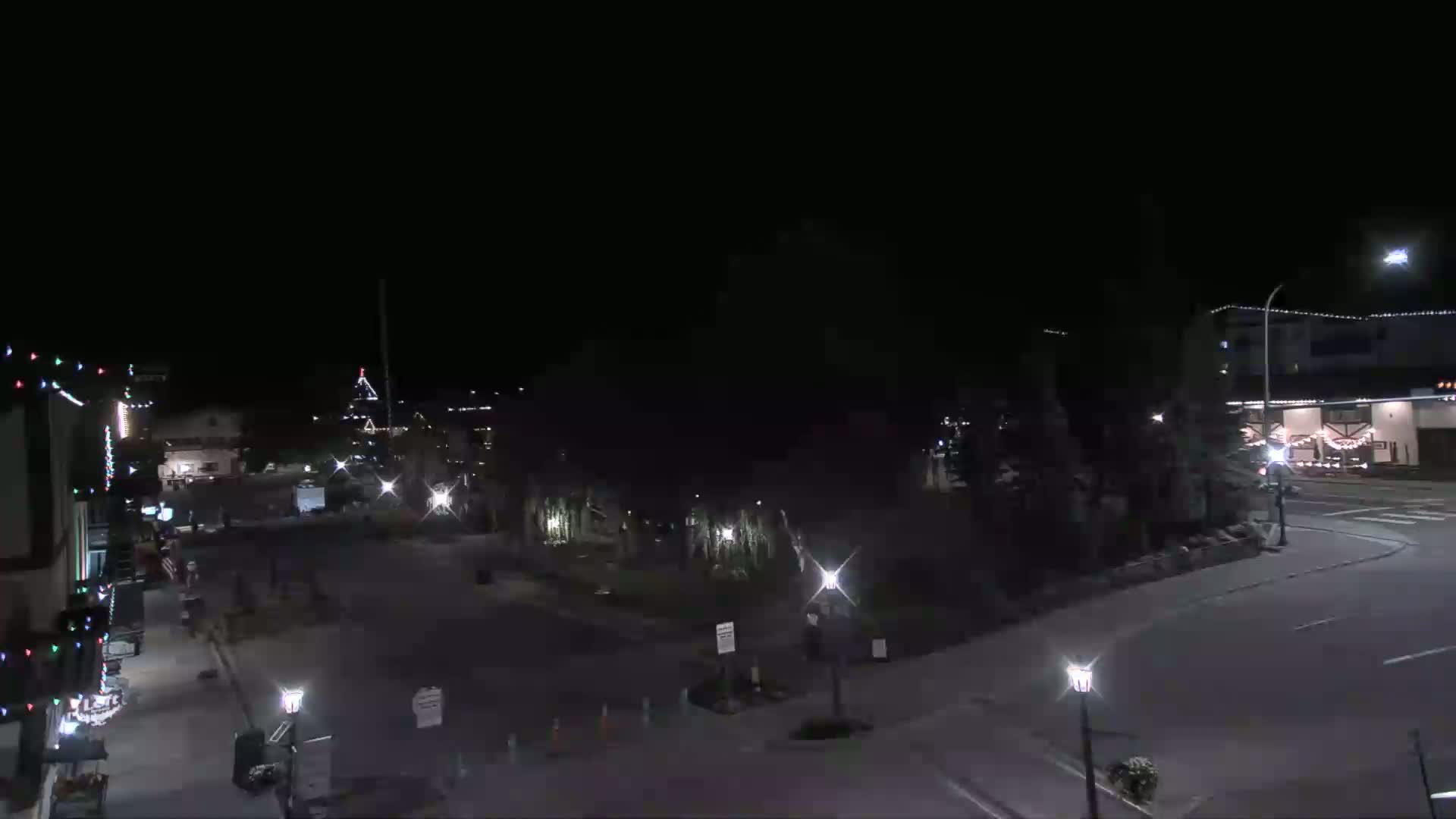 Leavenworth  Village Tumwater Mountain View Live Cam - Leavenworth, Chelan, Washington, USA