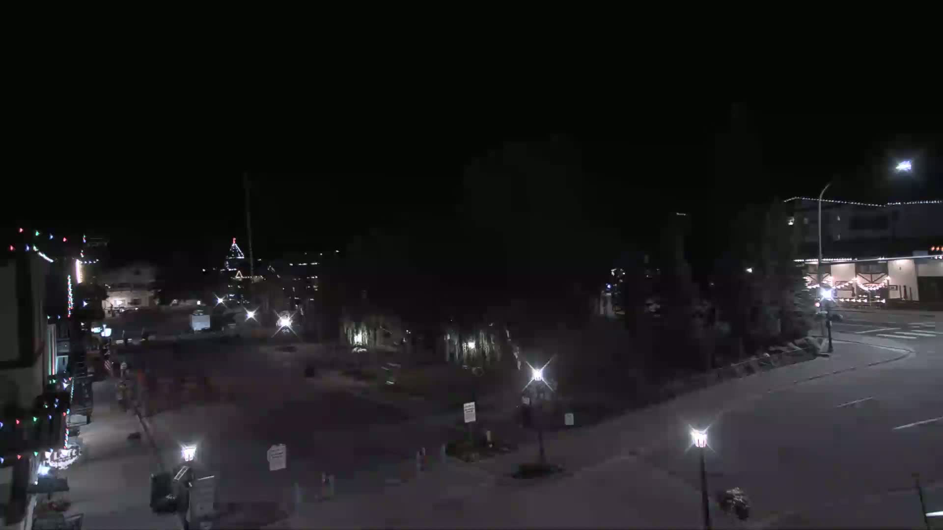 Leavenworth  Village Tumwater Mountain View Live Cam - Leavenworth, Chelan, Washington, USA
