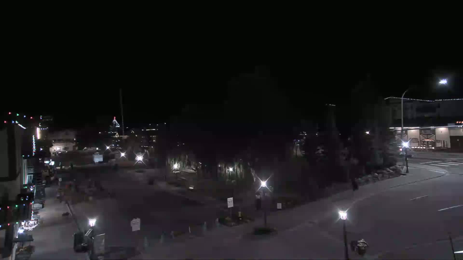 Leavenworth  Village Tumwater Mountain View Live Cam - Leavenworth, Chelan, Washington, USA