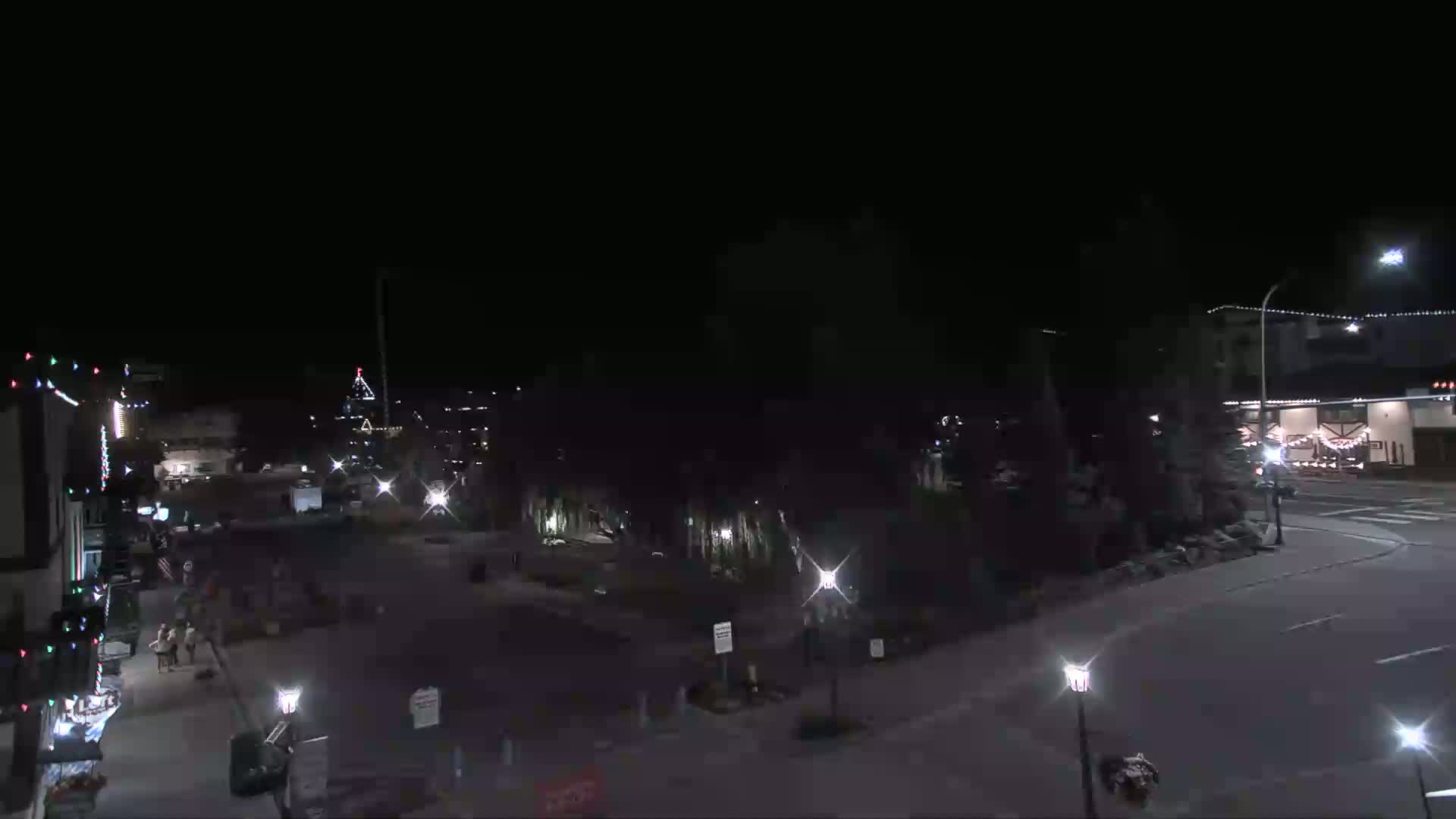 Leavenworth  Village Tumwater Mountain View Live Cam - Leavenworth, Chelan, Washington, USA