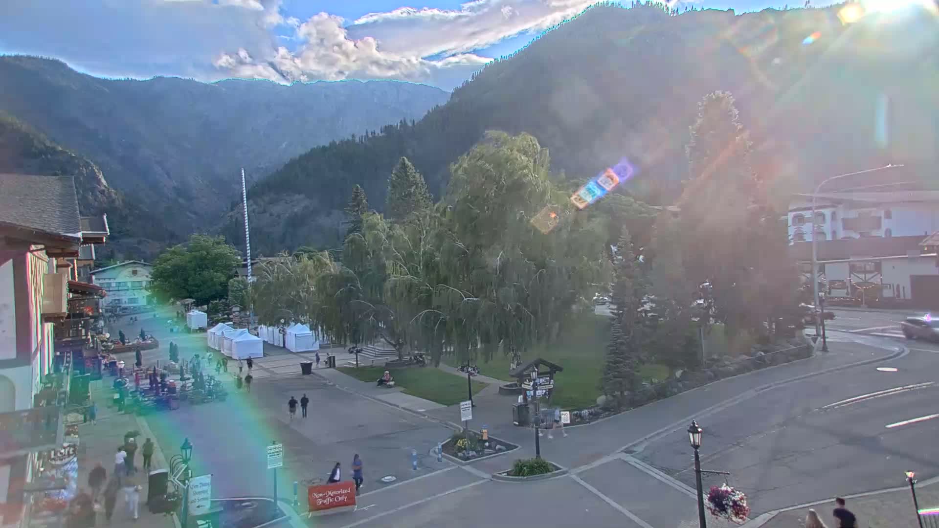 Leavenworth  Village Tumwater Mountain View Live Cam - Leavenworth, Chelan, Washington, USA