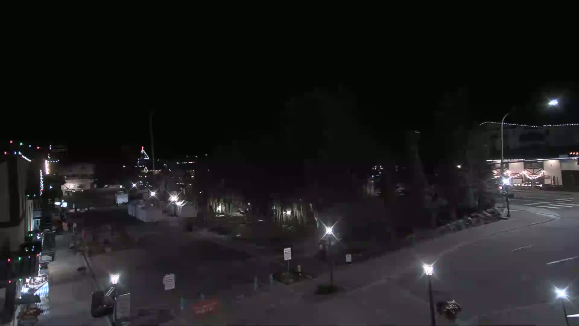 Leavenworth  Village Tumwater Mountain View Live Cam - Leavenworth, Chelan, Washington, USA