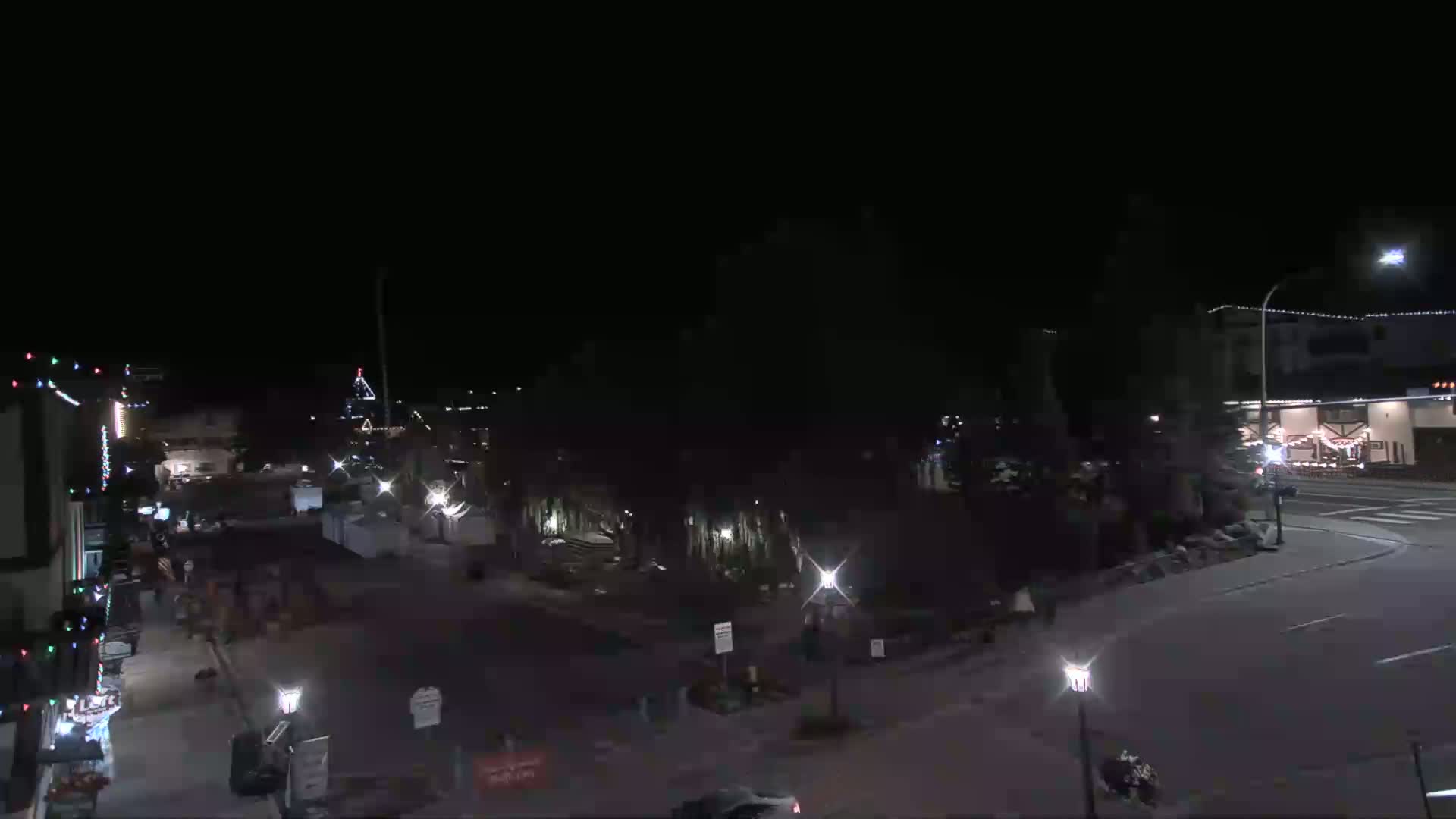 Leavenworth  Village Tumwater Mountain View Live Cam - Leavenworth, Chelan, Washington, USA