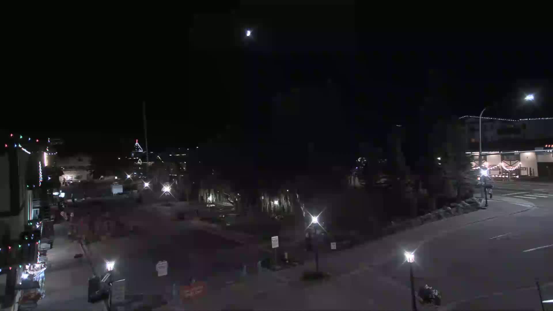 Leavenworth  Village Tumwater Mountain View Live Cam - Leavenworth, Chelan, Washington, USA