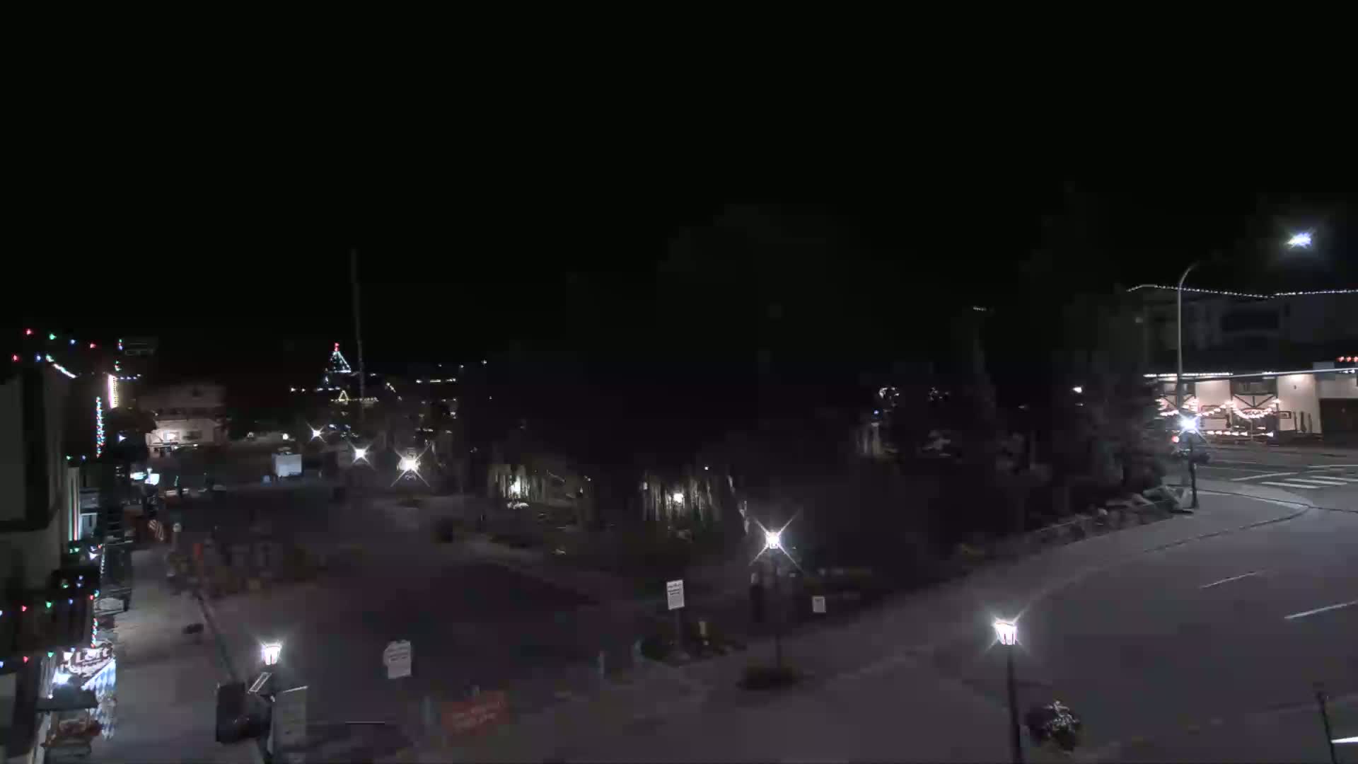 Leavenworth  Village Tumwater Mountain View Live Cam - Leavenworth, Chelan, Washington, USA