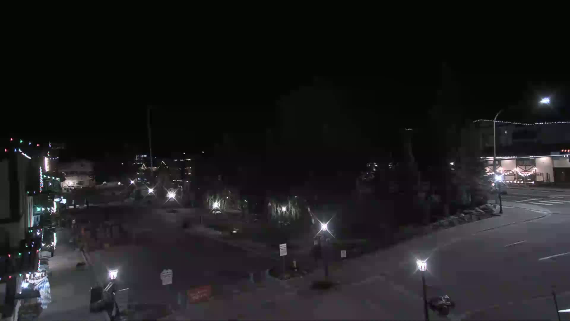 Leavenworth  Village Tumwater Mountain View Live Cam - Leavenworth, Chelan, Washington, USA
